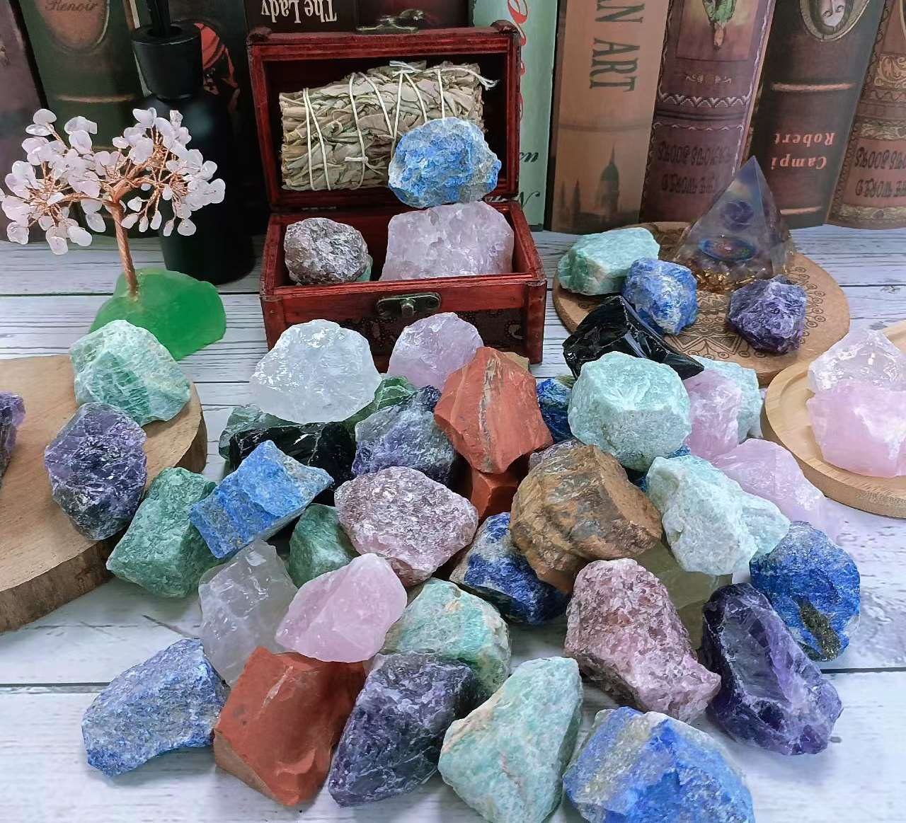 LAIDANLA 1lb 2" Sodalite Natural Rough Stones Crystal Large Raw Crystals Bulk Healing Gemstones for Reiki Healing Tumbling Fountain Rocks Wire Wrapping Decoration Cabbing Lapidary