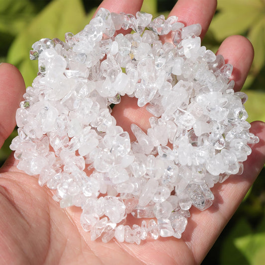 400pcs Natural Chip Stone Beads for Jewelry Making Clear Quartz 5-8mm Irregular Gemstones Healing Crystal Loose Rocks Bead Hole Drilled for Ring Earrings Necklace Bracelet Making DIY Art Crafts