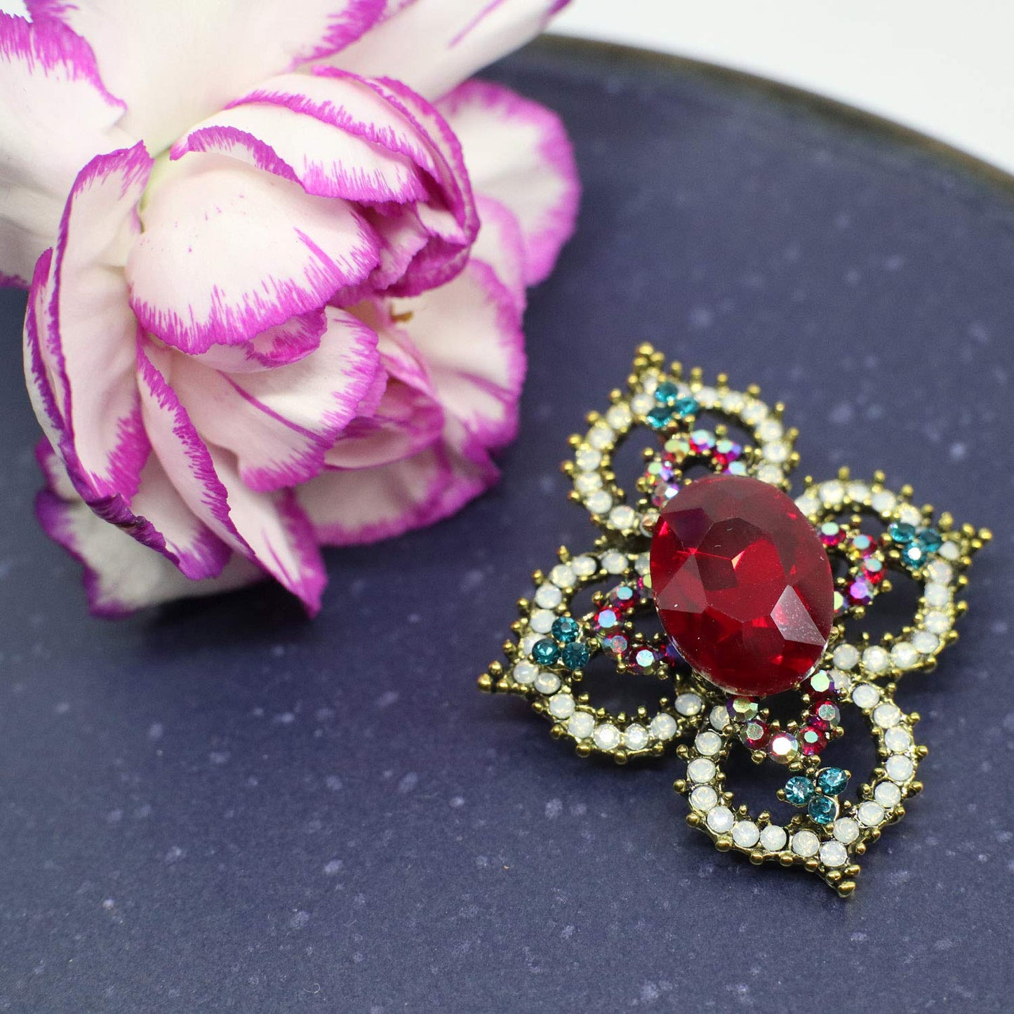 Red Flower Vintage Brooch Pins for Women Girls Fashion Christmas Retro Vintage