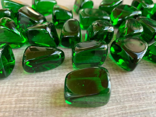 GAF TREASURES 5 Pcs Green Obsidian Tumbled Stones, Polished Green Obsidian Gemstone, Green Obsidian Healing Crystals (Green Obsidian)
