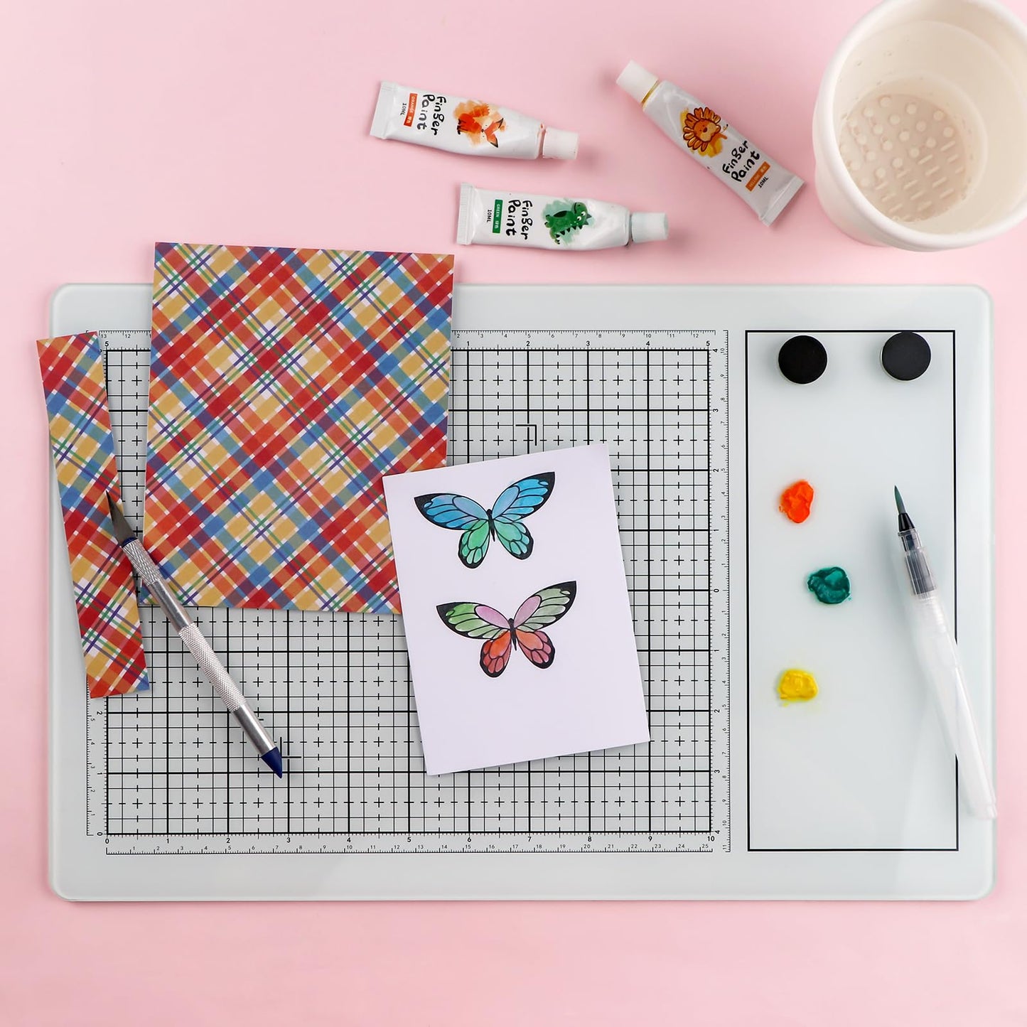BAOFALI Magnetic Glass Craft Mat; 15.75"x10.24"Heat Resistant Glass Media Cutting Mat W/MagnetsGridlines and Measurements; for Cutting, Stamping, Mixed Media, Heat Embossing and Hot Glue Projects