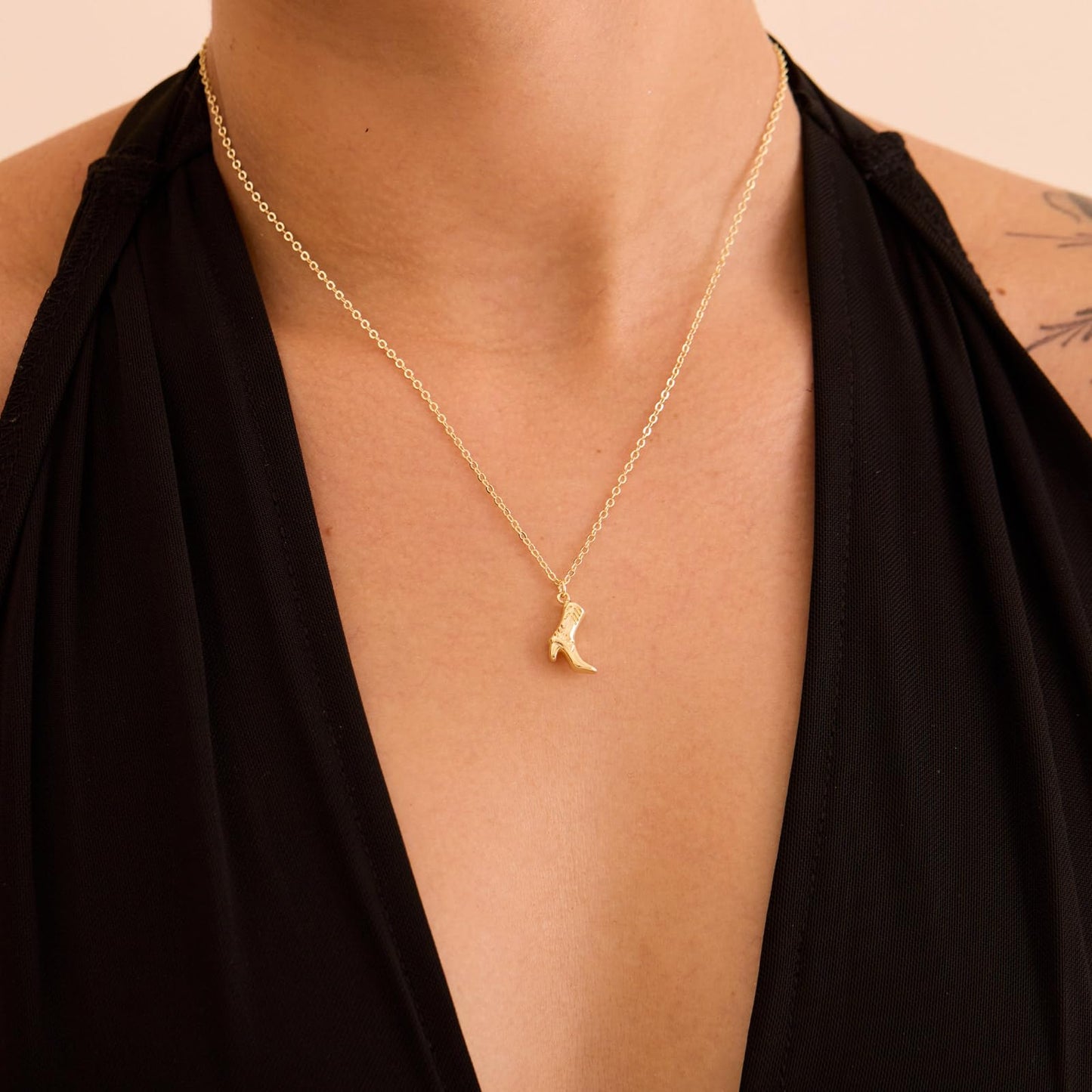 GUOKE Gold Boot Necklace for Women – 14K Gold Plated Cowgirl Pendant, Dainty Western Cowboy Boot Necklace, Minimalist Jewelry for Her