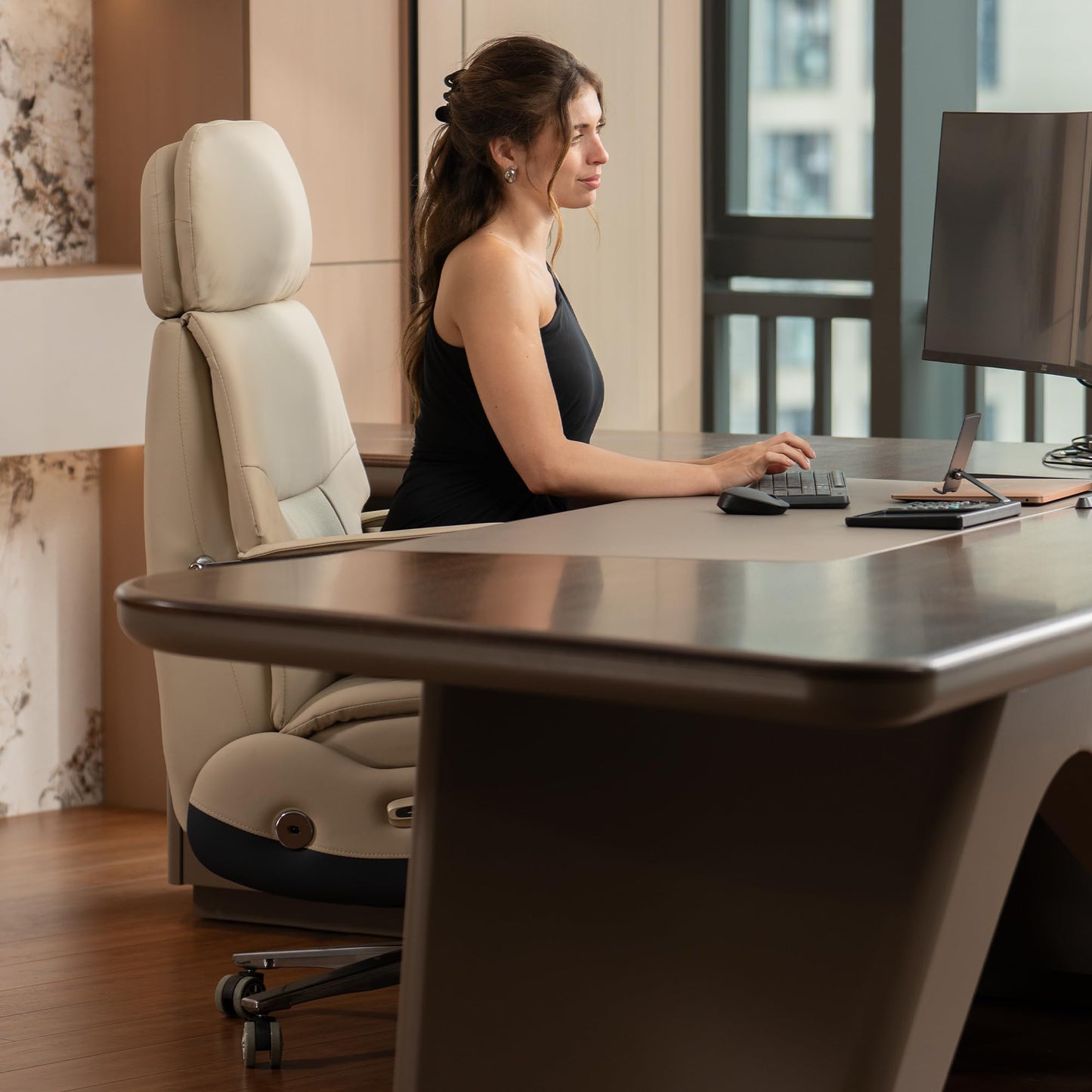 Kinnls Carlo Ergonomic Power Recliner Chair for Long Hours, Leather Electric Luxury Office & Home Desk Chair with Back Heating and Ventilation, 3-Speed Cooling, 400Lbs Capacity (Light Coffee)