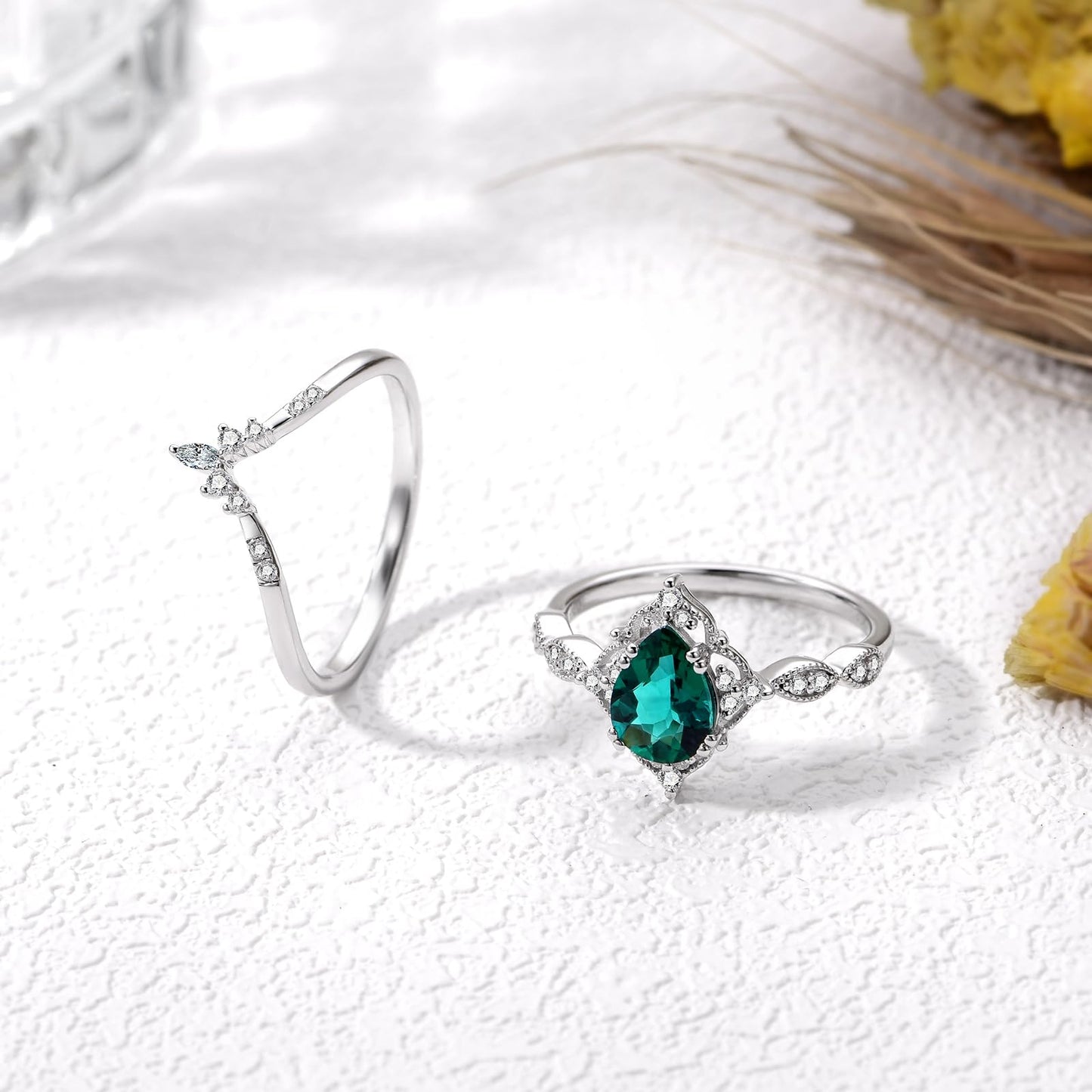 LieYovanaRing Pear Shaped Emerald Engagement Ring Set for Women, 925 Sterling Silver Pear-Cut Emerald Green Fashion Jewelry Wedding Bridal Band Rings for Women Her (5)