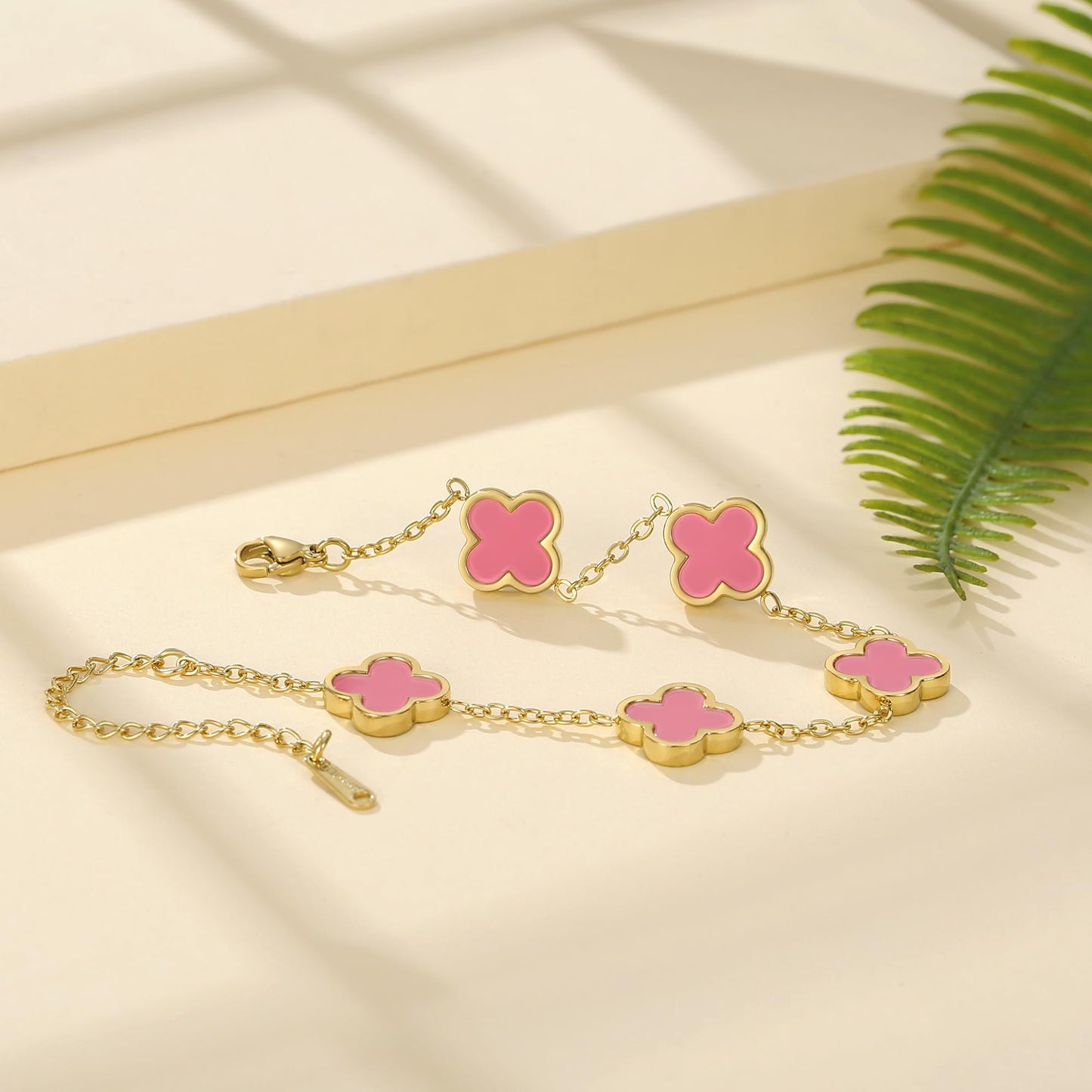 CORSMGSE 18K Gold Plated Clover Lucky Bracelet for Women Gold White Black Pink Green Red Blue Adjustable Double Sided Flower Four Leaf Link Bracelets Trendy Jewelry Gifts for Women Men