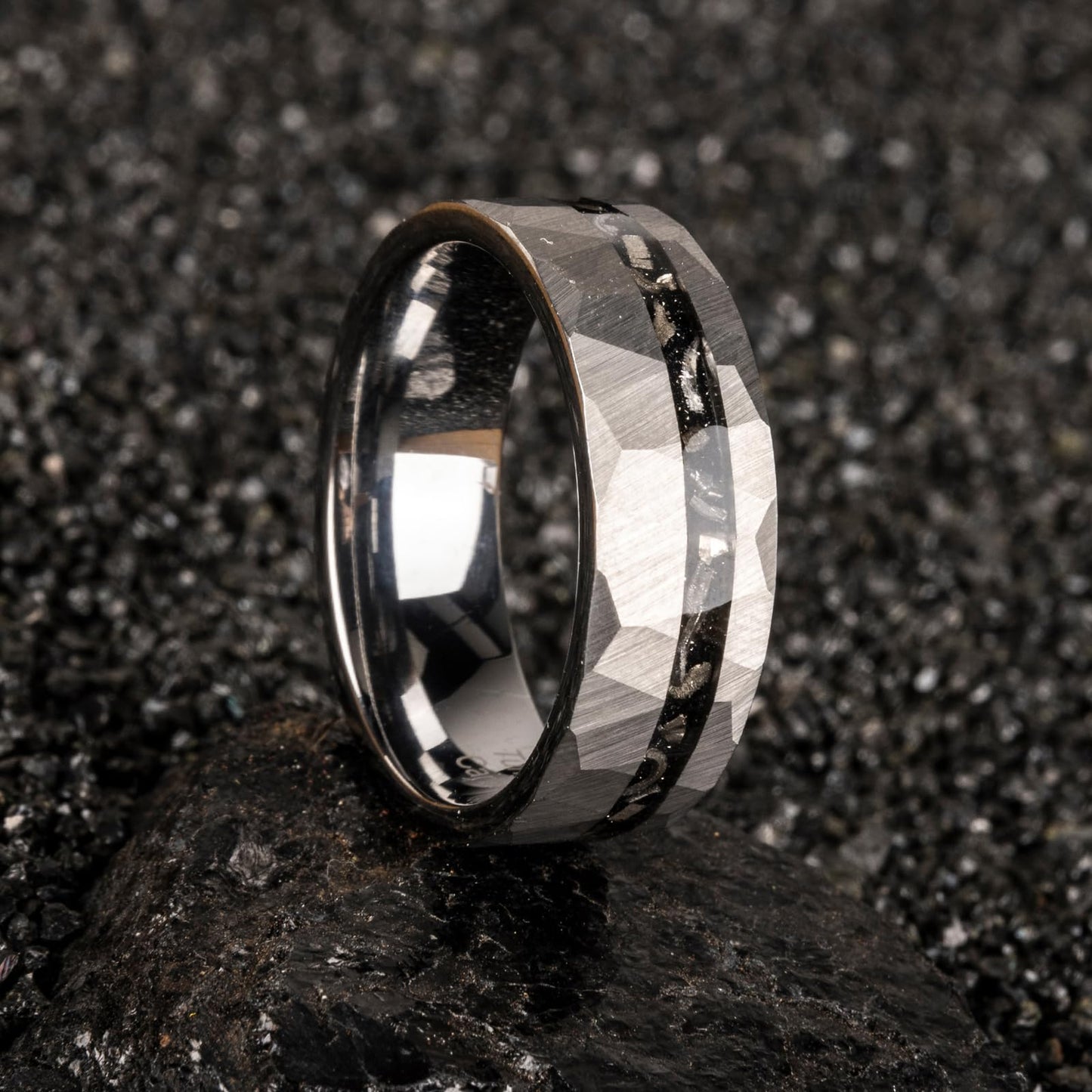 JEWPER 8mm Men Womens Wedding Band Tungsten Rings silver Hammer pattern Fashion Promise Carbide Inlaid Iron Filings Matte Finish Edge Comfort Fit size(13)