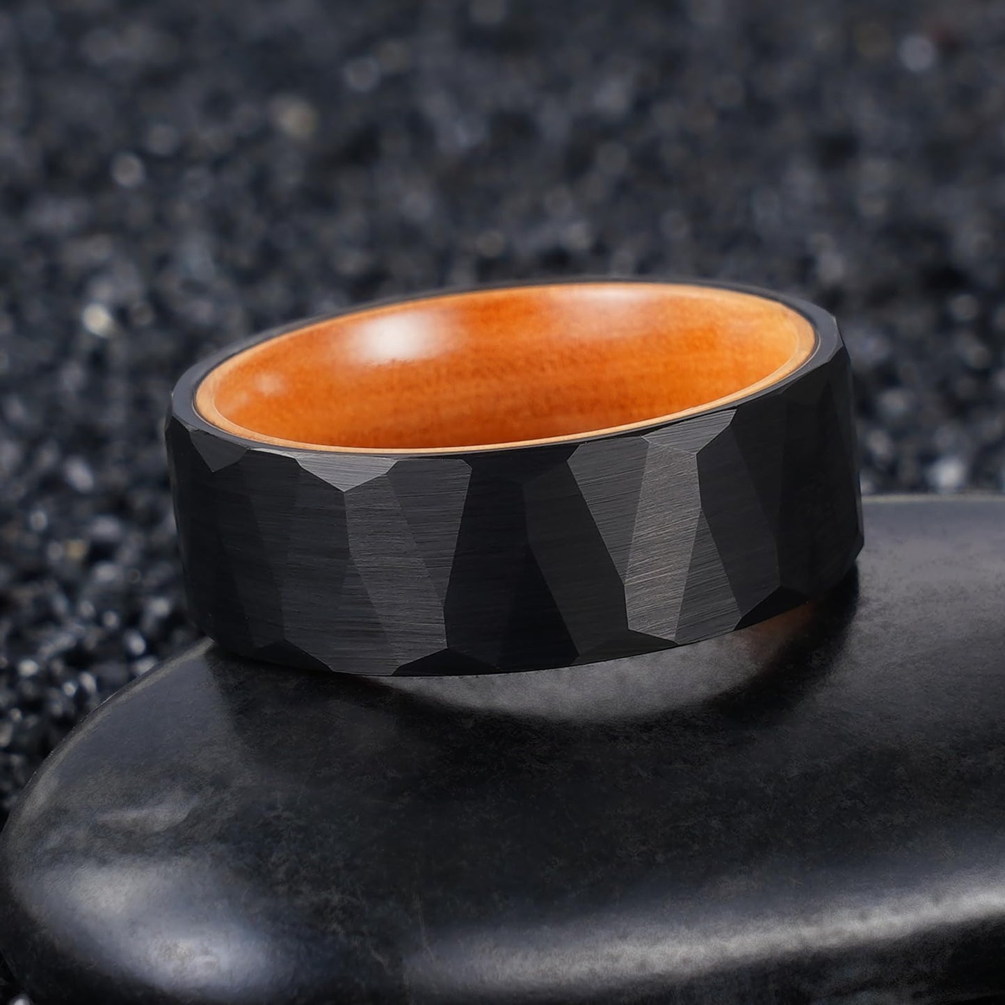 JEWPER 6MM 8mm Black/silver/gold Tungsten Rings for Men Womens Couple Fashion Jewelry Promise Engagement Wedding Band Hammered Inner ring inlaid with olive wood Carbide Polished Edge Comfort Fit