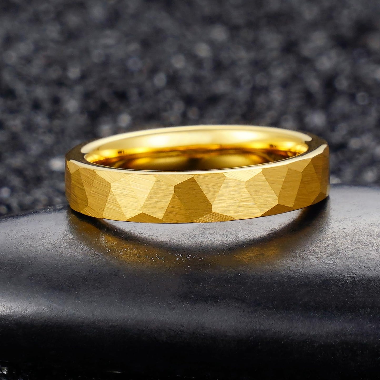 JEWPER 2/4/6/8mm Black/silver/gold Tungsten Rings for Men Womens Couple Fashion Jewelry Promise Engagement Wedding Band Hammered Inner ring inlaid with olive wood Carbide Polished Edge Comfort Fit