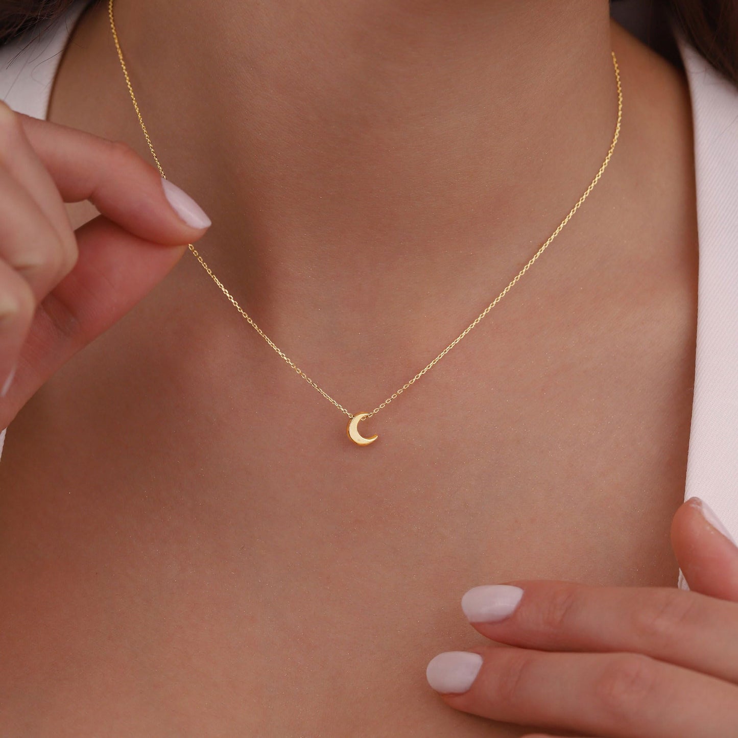 VRIUA Moon Necklace for Women,Dainty Gold Necklace 14k Gold Plated Moon Pendant Necklace Simple Jewelry Everyday for Women