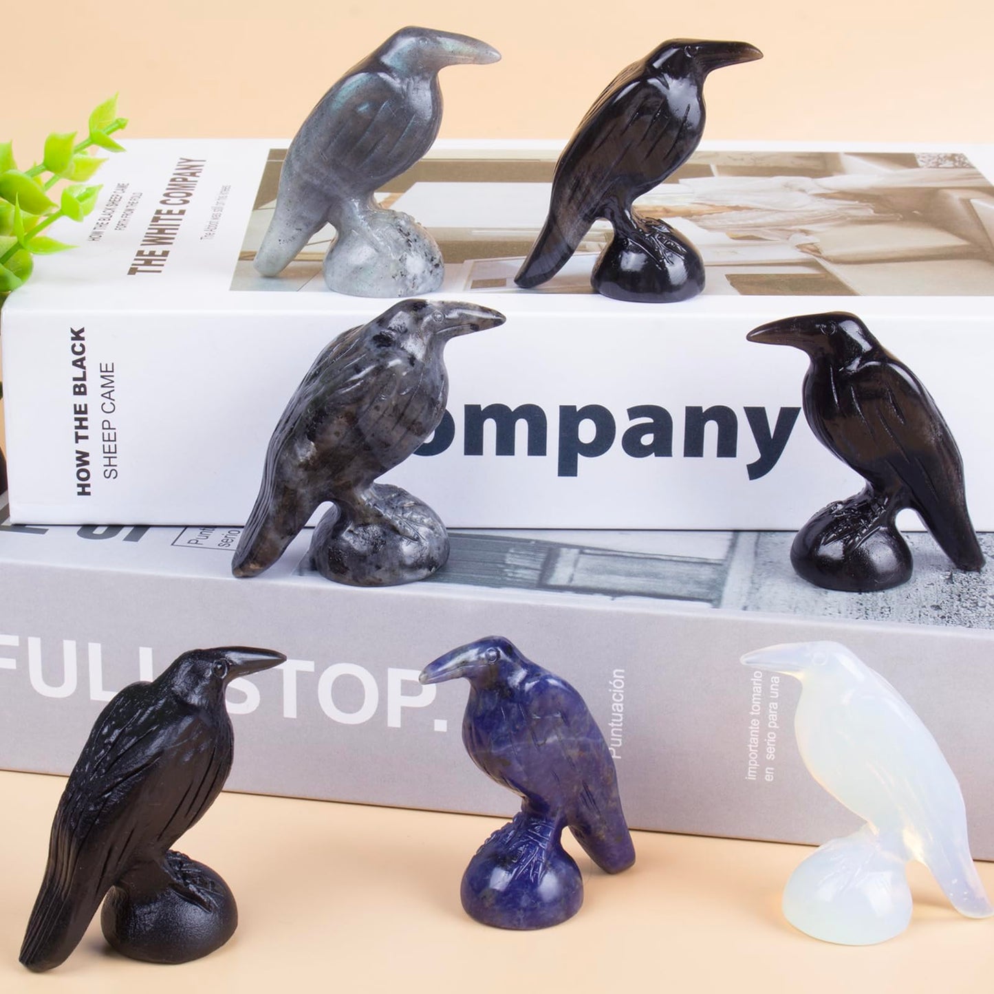 QLRSUXN Natural Silver Obsidian Raven Figurines, 2 Inch Healing Crystal Animal Statues, Lucky Guardian Pocket Crow Figurines as Women’s Gifts, Raven Statues for Office Home Decor and Ornament.