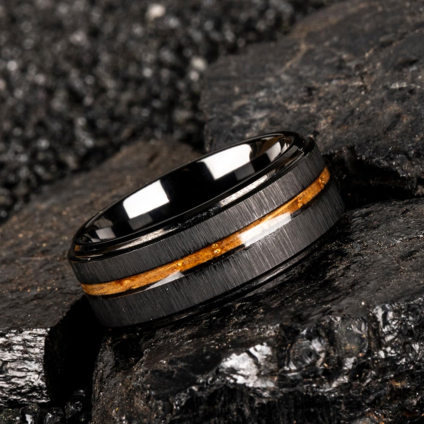 JEWPER 8mm Men Womens Wedding Band Tungsten Rings Black Fashion Promise Carbide Inlaid whiskey barrel wood Outer ring step edge sanding Matte Finish Edge Comfort Fit size(9)