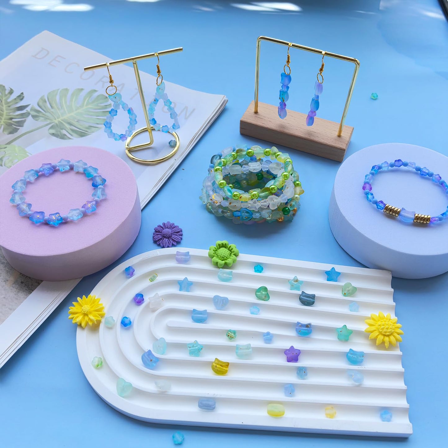 1300Pcs Green Blue Assorted Acrylic Beads for Bracelet Jewelry Making, Frosted Star Heart Flower Cute Cat Head Shape Beads Matte Pastel Beads Cute Aesthetic Kawaii Bead for DIY Necklace Keychain