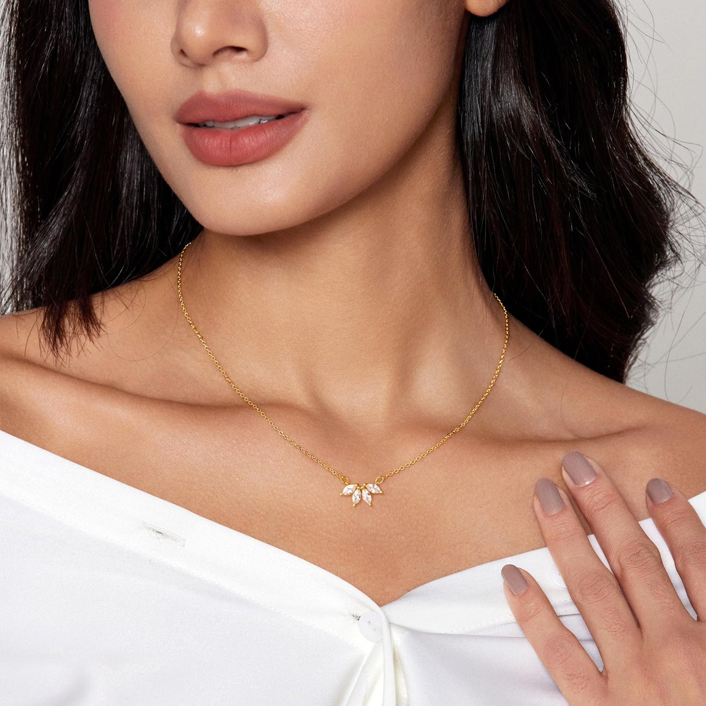 Zeffy Diamond Necklace Dainty Leaf Pendant Necklace Simple Necklaces for Women Trendy Jewelry Gifts