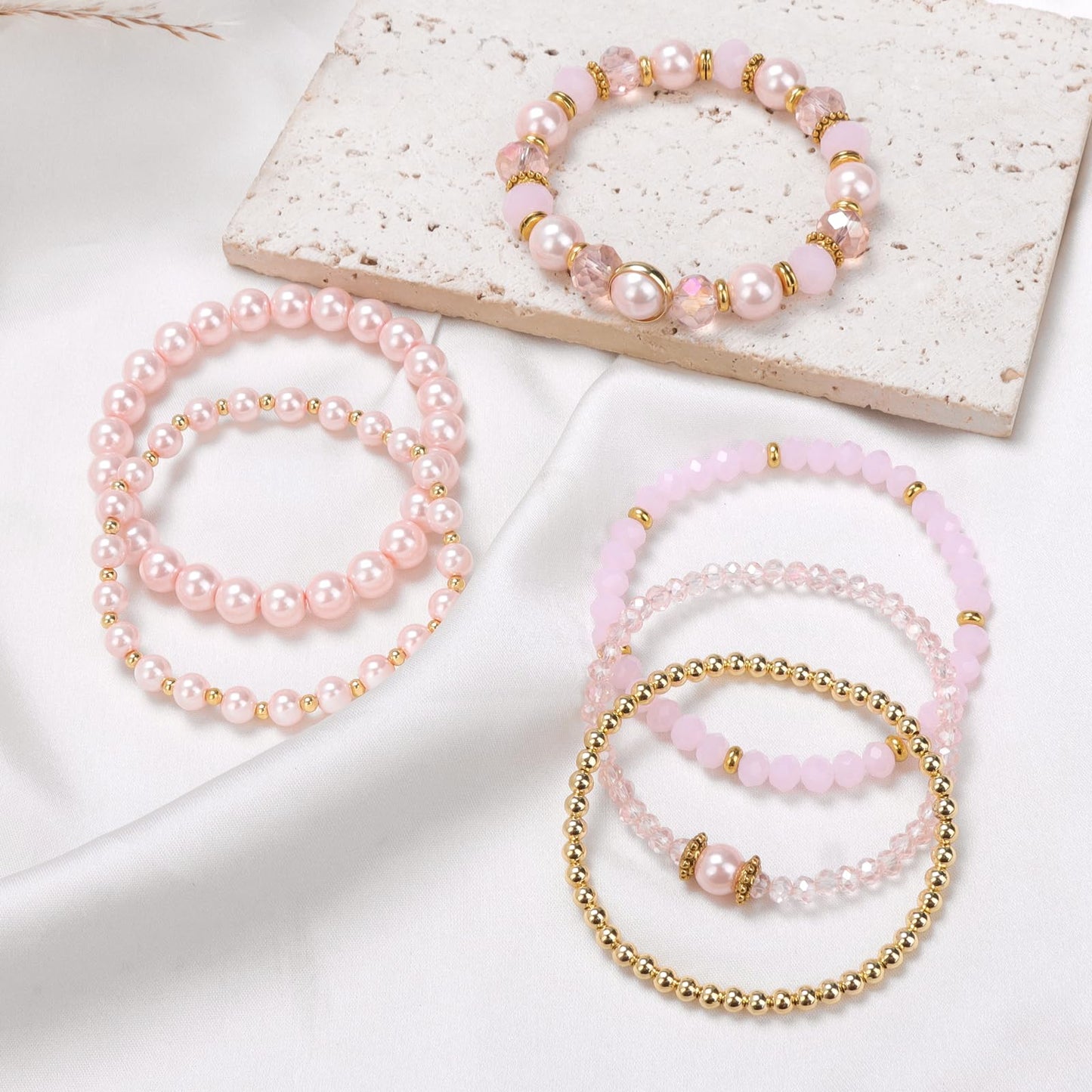 Raicegs 6PCS Beaded Bracelet 14K Gold Pearl Stretch Bracelet Stackable Crystal Beads Bracelets Boho Trendy Jewelry Gift for Women