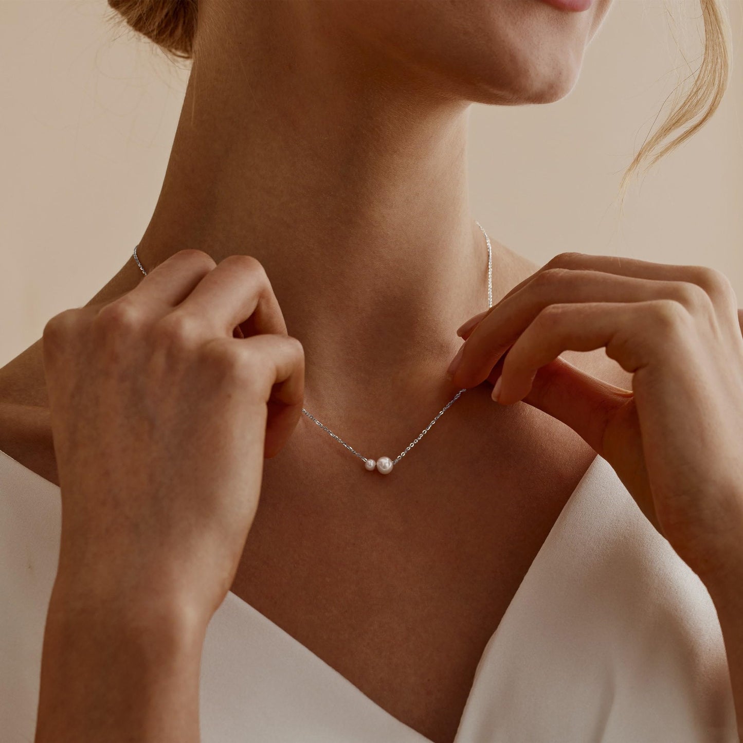 Treasure Bender Silver Pearl Necklaces for Women Trendy Silver Plated Dainty Necklace Simple Pearl Drop Charm Pendant Necklace Women's Jewelry Best Friend Birthday Gifts Silver Jewelry for Women
