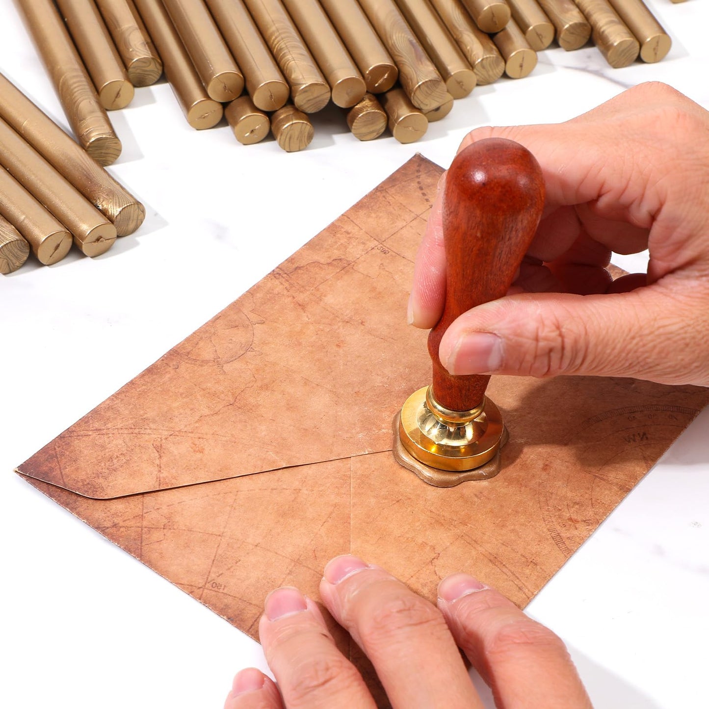 HANLANXUE 50 Pcs Gold Sealing Wax Sticks, Wax Seal Sticks for Wax Seal Stamp, Glue Gun Sealing Wax Sticks for Wedding Invitations, Letter, Envelope, Christmas, Cards and Crafts (Antique Gold)
