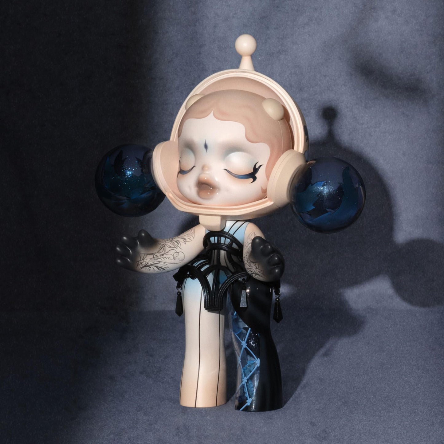POP MART MEGA α SKULLPANDA 400% Guo Pei-Alternate Universe 33cm/12.99inches Figurine, Toys for Mordern Home Décor, Collectible Art Toy