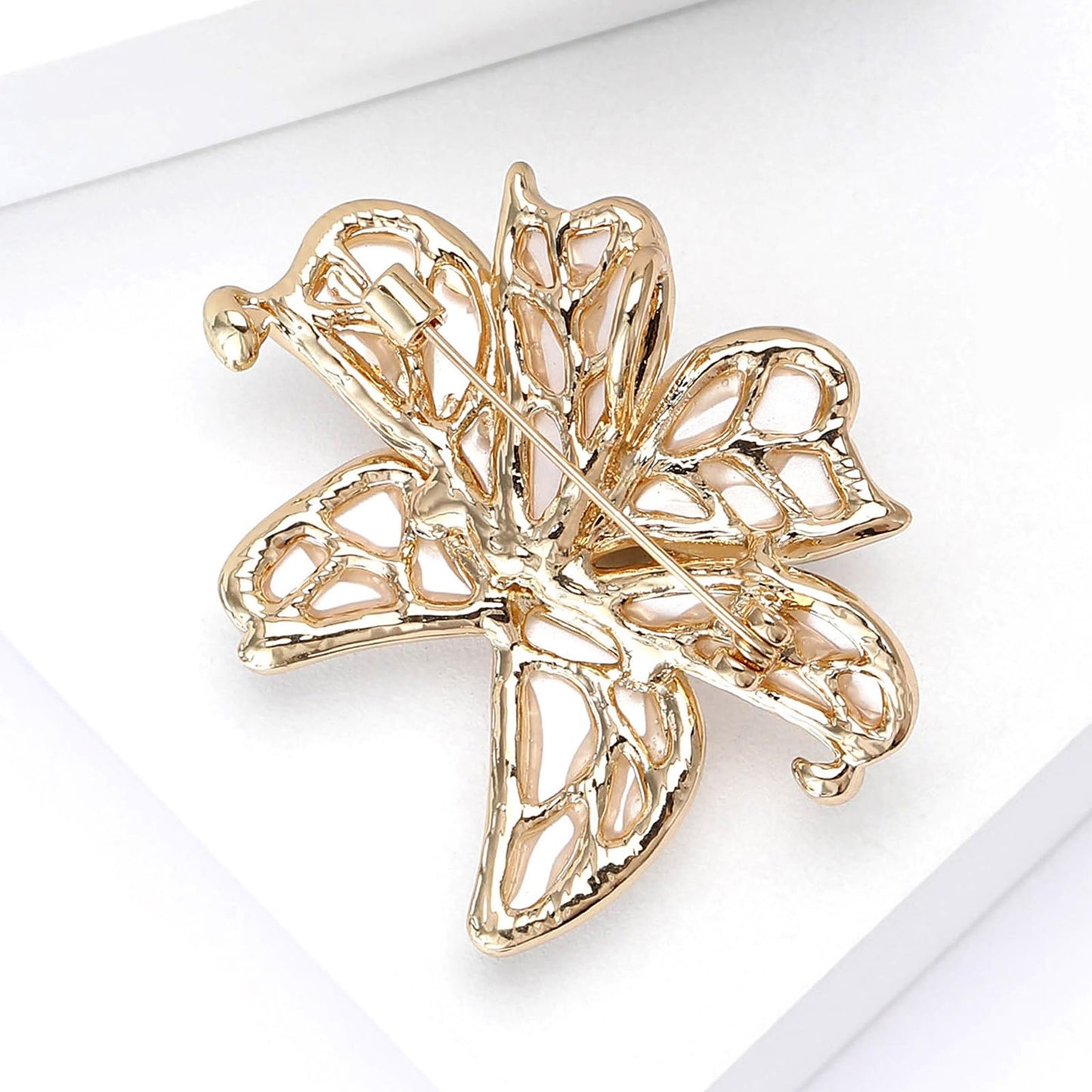 Enamel Lily Floral Brooch Fashion White Rhinestone Crystal Lapel Pins Vintage Elegant Brooch Mother's Day Wedding Gift Jewelry