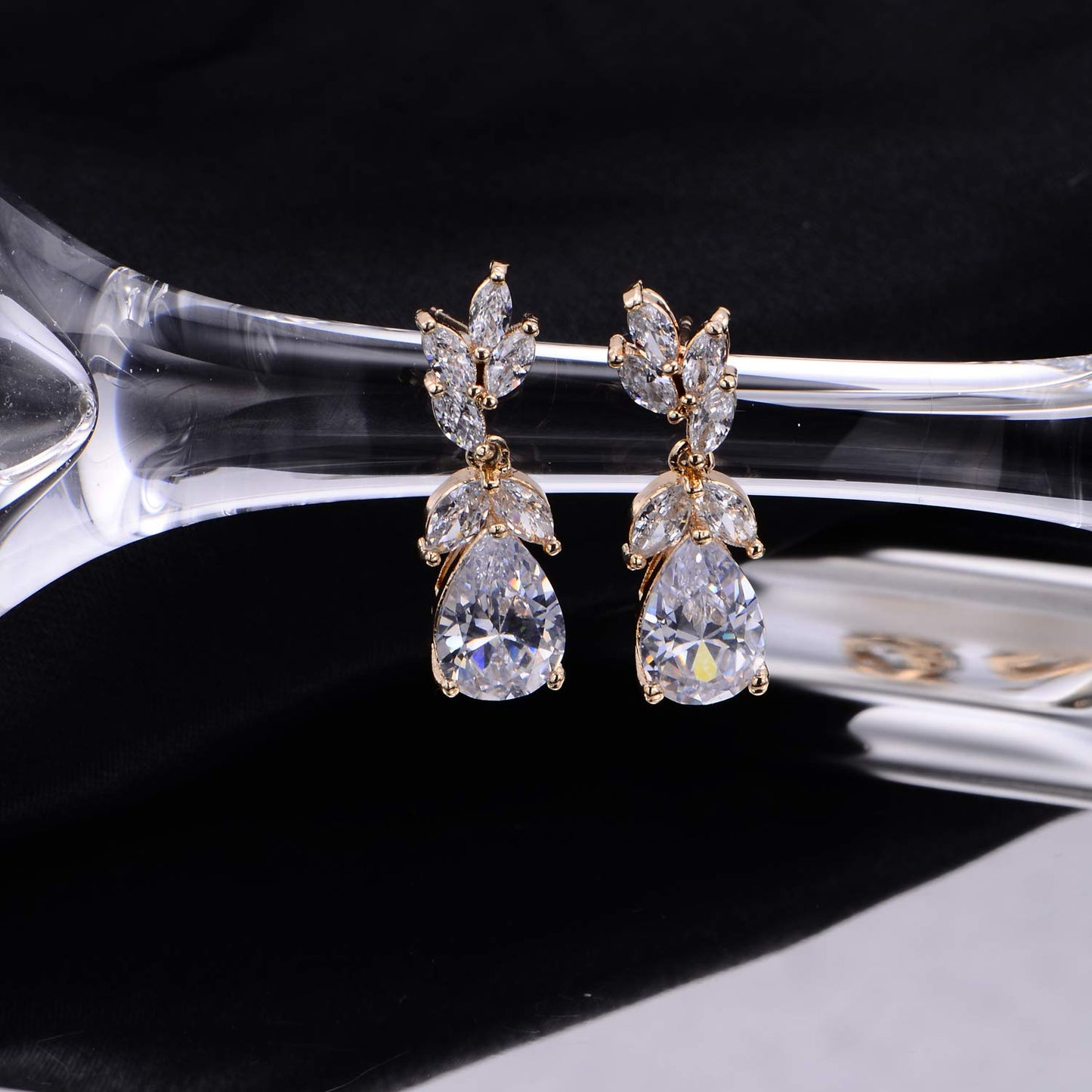 Cubic Zirconia Bridal Earring Gold Women’s Teardrop CZ Cluster Floral Leaf Crystal Rhinestone Dangle Drop Earring for Bride Bridesmaids Mother of Bride Party Prom