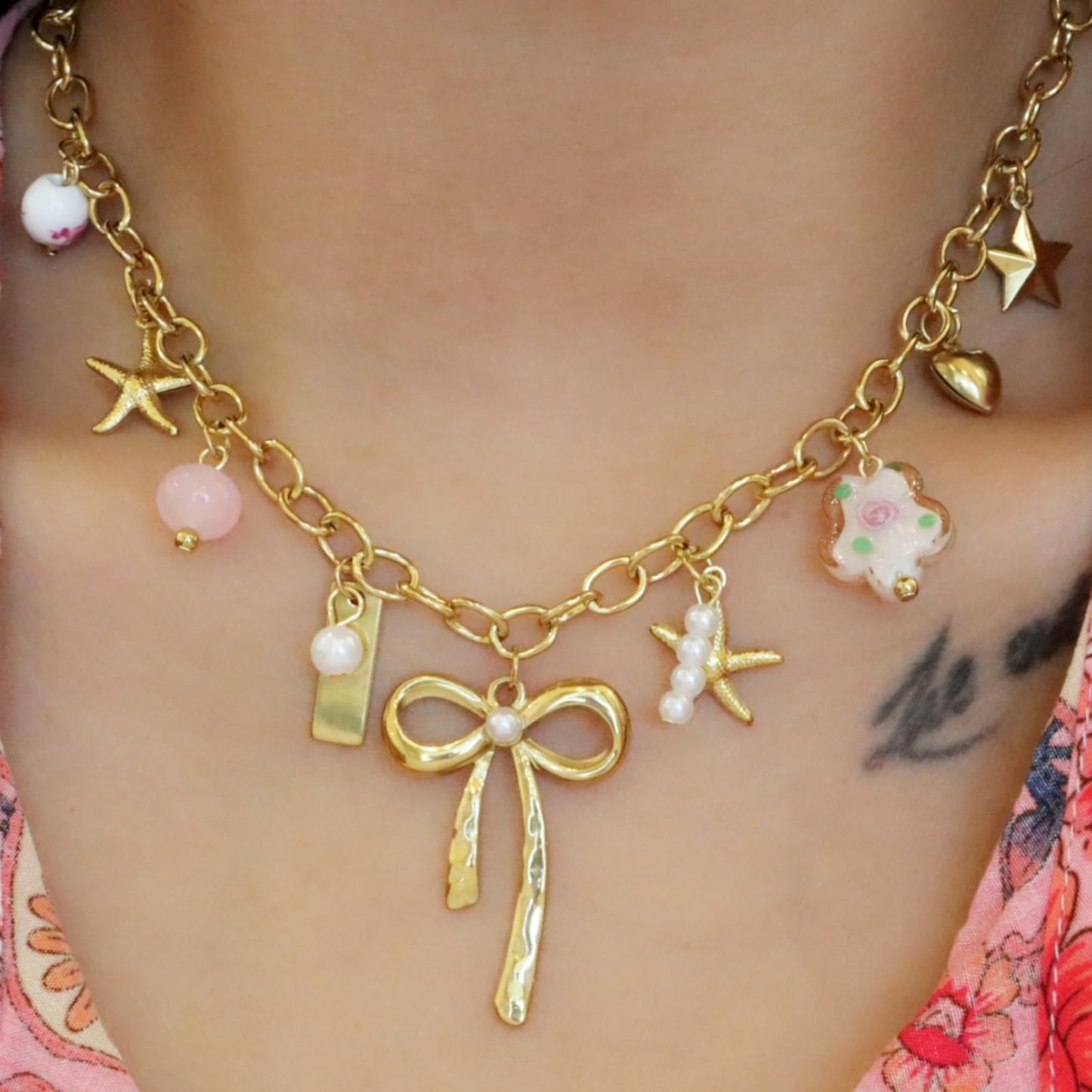 Trendy Stainless Steel Gold Plated Charm Necklace with Heart Pearl Pepper Conch Ceramic Pendant Necklace for Women Collares Chokers Jewelry (Bow Necklace)
