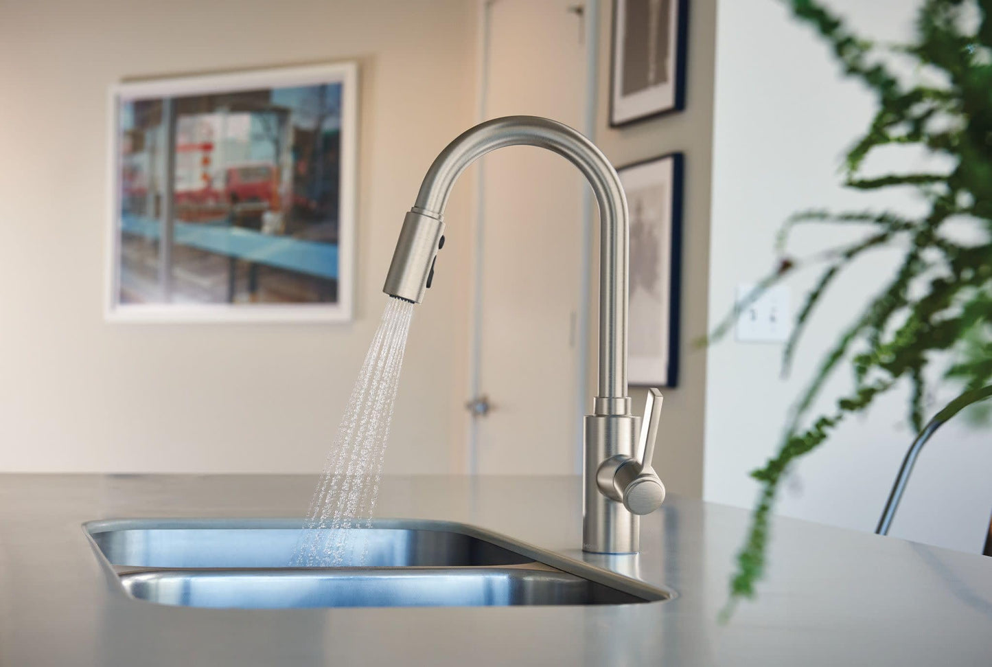 Moen Genta LX One-Handle Modern Kitchen Faucet with Pull Down Sprayer, Reflex Docking Head, and Power Boost for a Faster Clean, Spot Resist Finish, 7882SRS