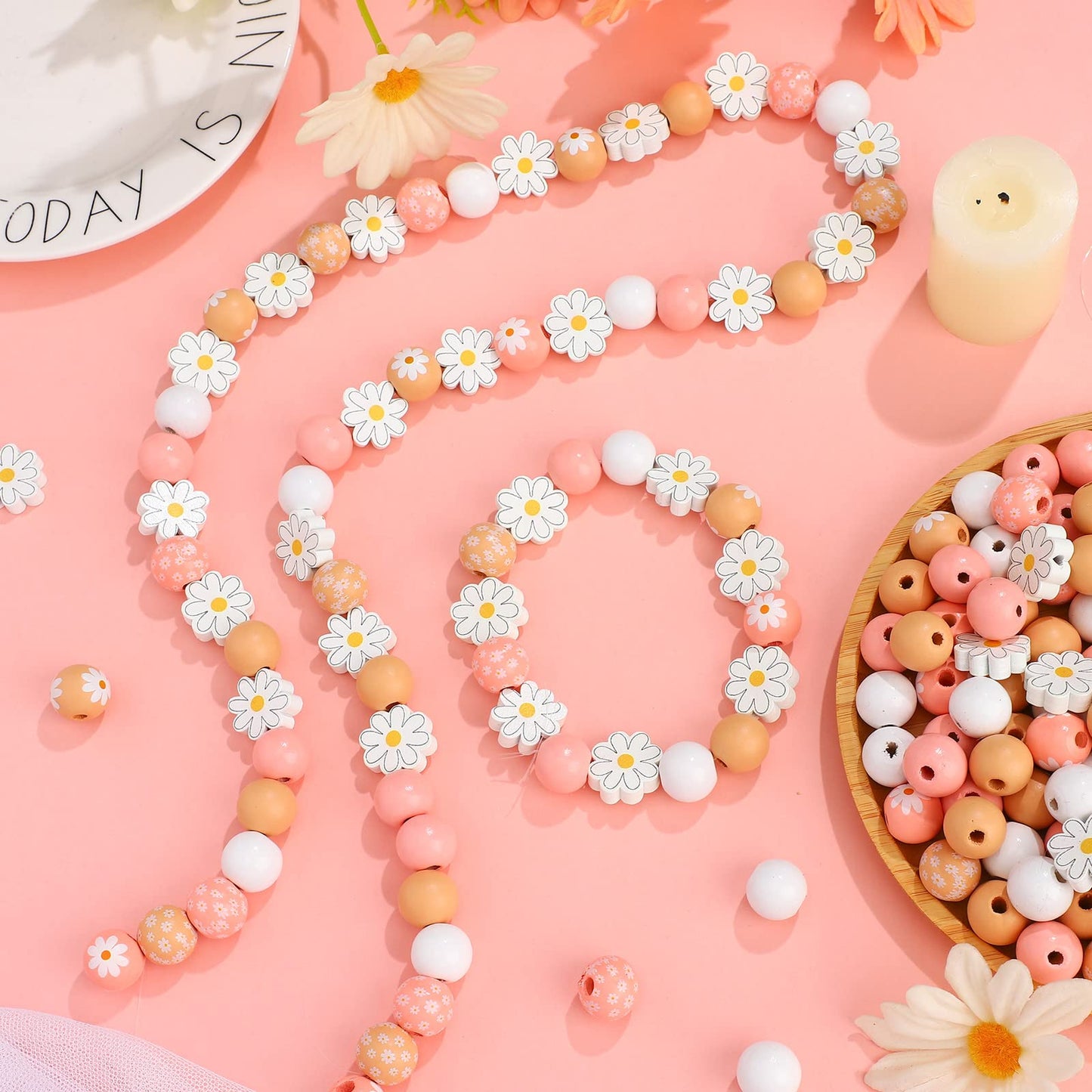Buryeah 200 Pcs Daisy Flower Wooden Beads Set 16mm Daisy Round Beads 20mm Rustic Farmhouse Colorful Floral Printed Charms for Spring Summer DIY Crafts Jewelry Garland Keychain Making