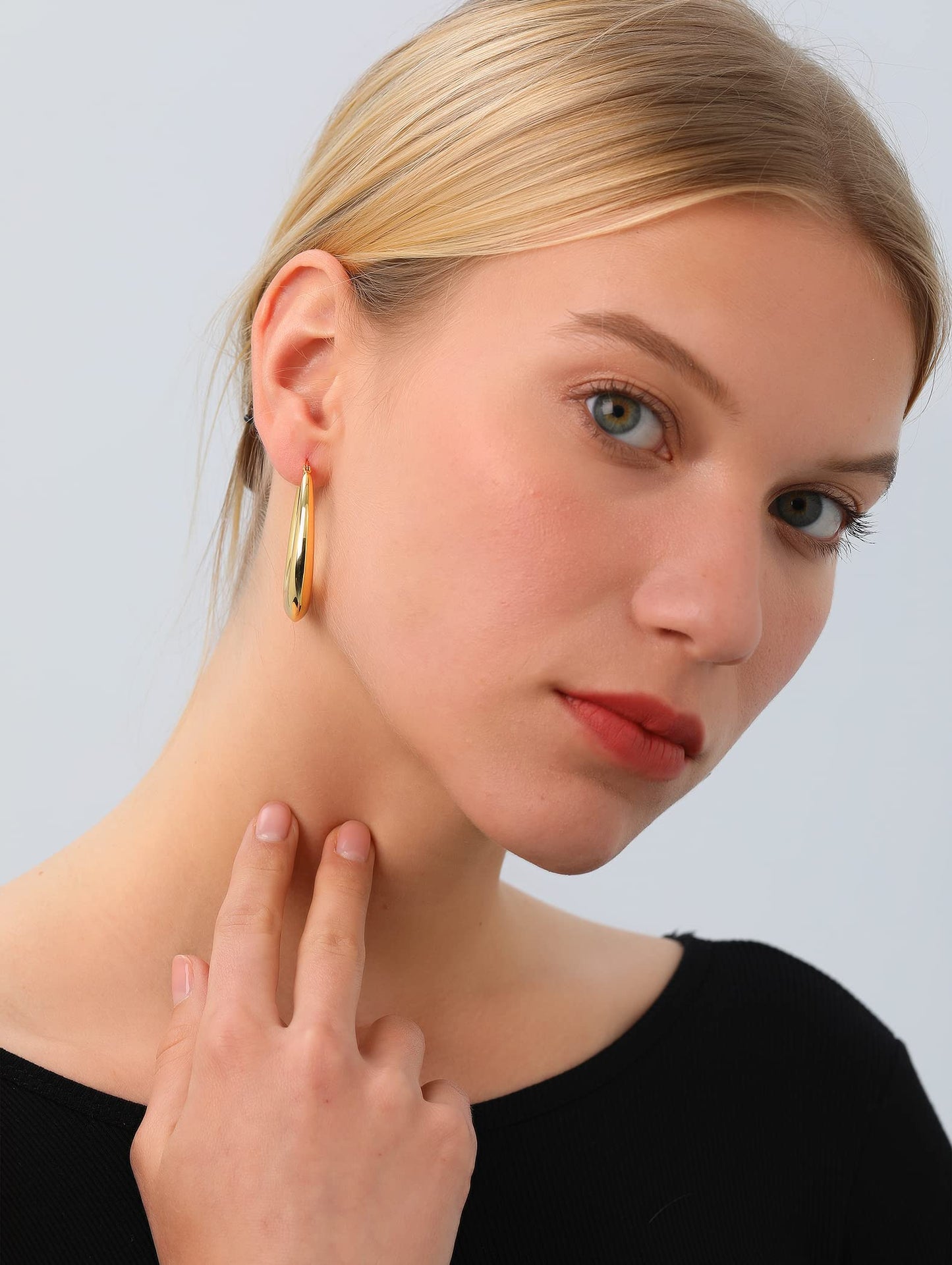 PABBEU Chunky Gold Hoop Earrings for Women, Lightweight 14k Golden Plated Hoops Earrings, Hypoallergenic 925 Oval Golds Hoops Earrings, Thick Gold Hoop Earrings for Women Gifts (30mm)