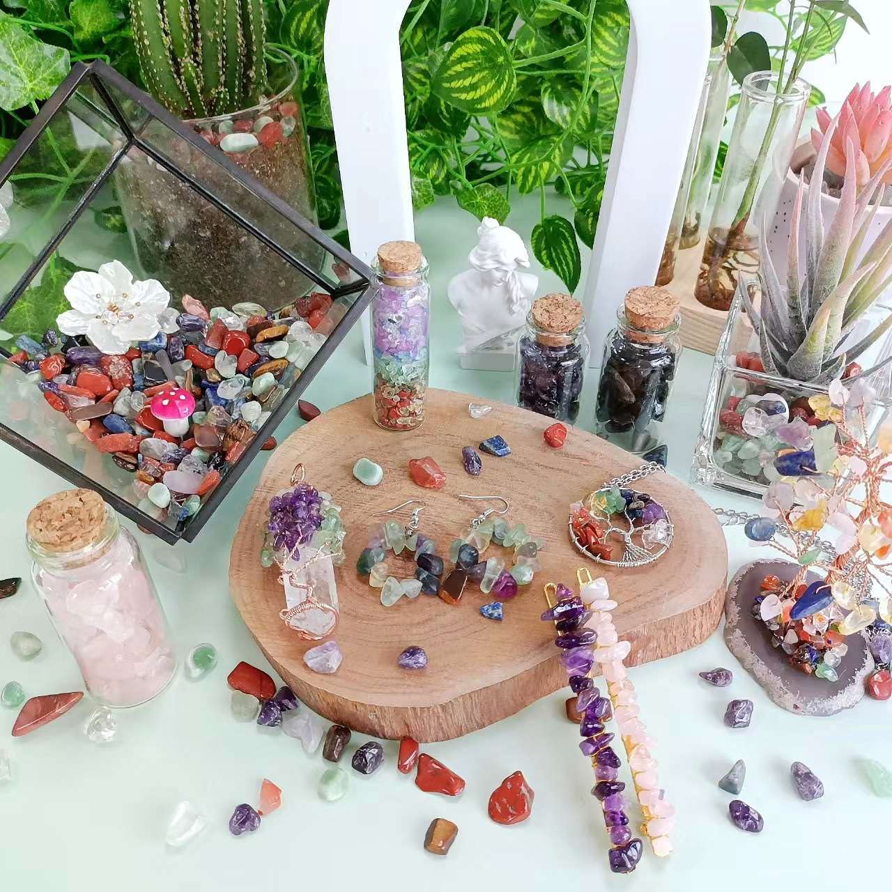 LAIDANLA Amethyst Crushed Stone Crystal Chips Bulk Natural Gemstones Healing Reiki Crystals Mini Quartz Vase Filler Aquarium Gravel 100g