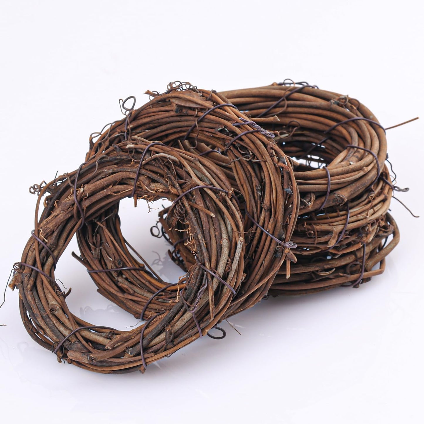 KUKLIPJIM 40 Pieces 3.15 Inch Natural Grapevine Wreath, Small Grapevine Wreaths, Vine Branch Wreath, for Christmas, Weddings, DIY Crafts, Parties and Festive Holiday Ornaments