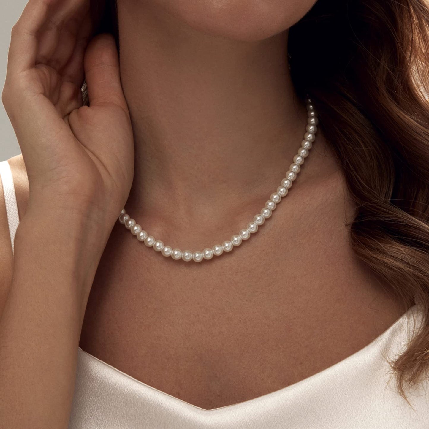 Zeffy Pearl Necklace for Women, 6MM Dainty Round Imitation Pearl Choker Necklace Wedding Delicate Jewelry for Women Simple Bridesmaid Jewelry Valentines Day Gifts