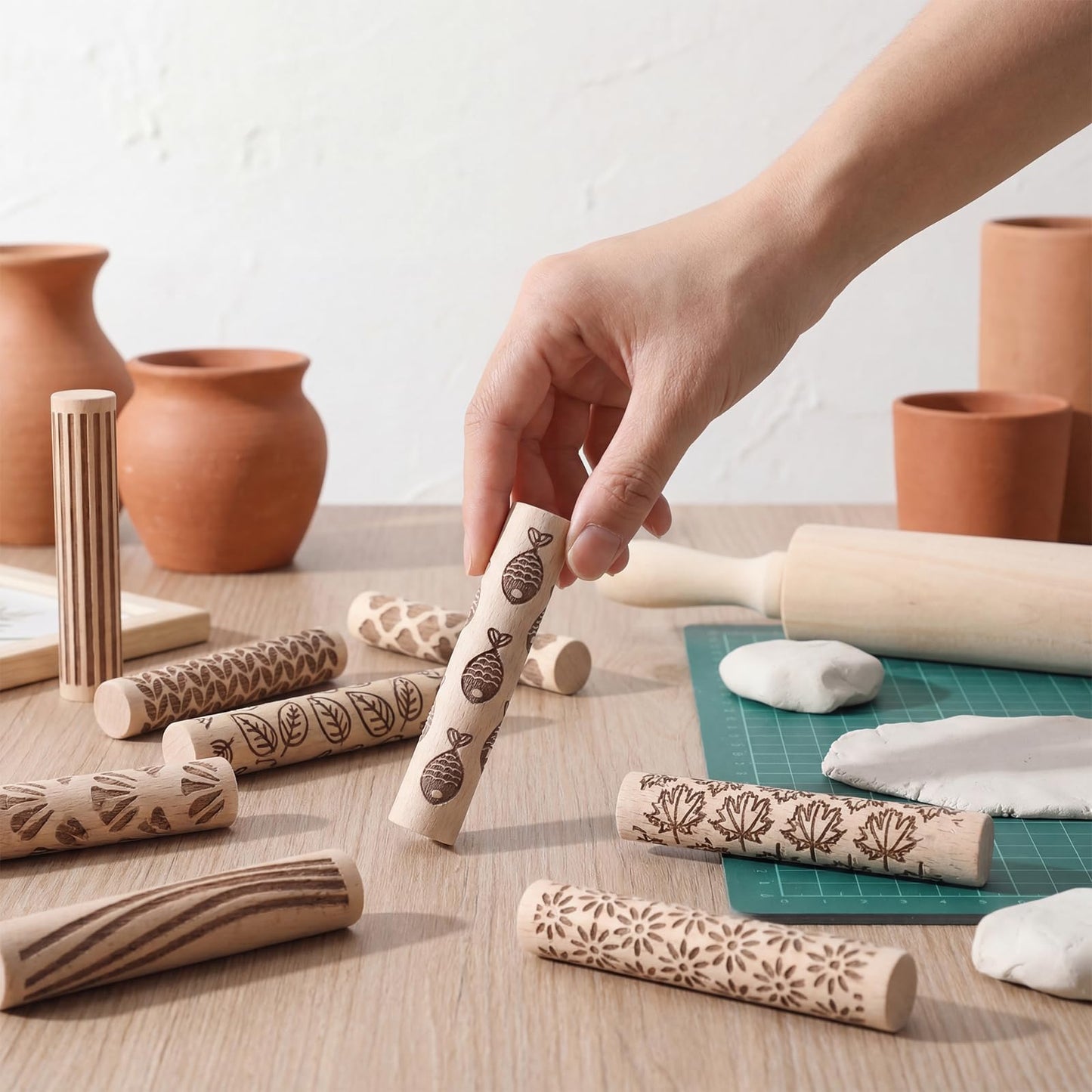 Conderyang 16Pcs Wooden Clay Texture Roller Set Clay Modeling Pattern Rollers Wooden Texture Rollers Wood Pottery Tools Pottery Tool Set for Artists Art Creation Ceramic DIY, 4In x 0.6In（Style 1)