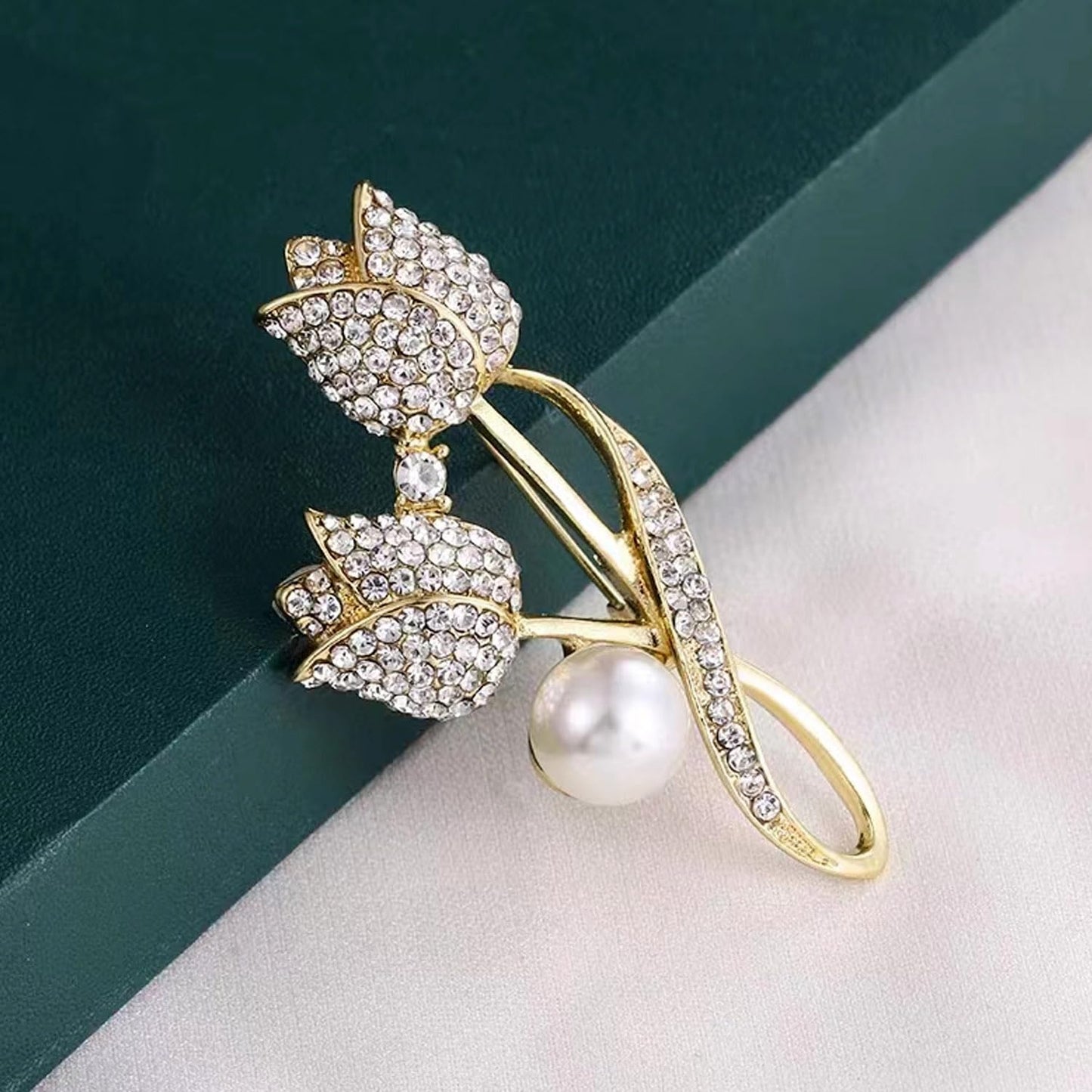 Tulip Flower Crystal Brooches Pins Fashion Beautiful Created Rhinestone Pearl Floral Brooch Good Idea for Party Dance Wedding Banquet for Elegant Women Girl (Gold Tulip)
