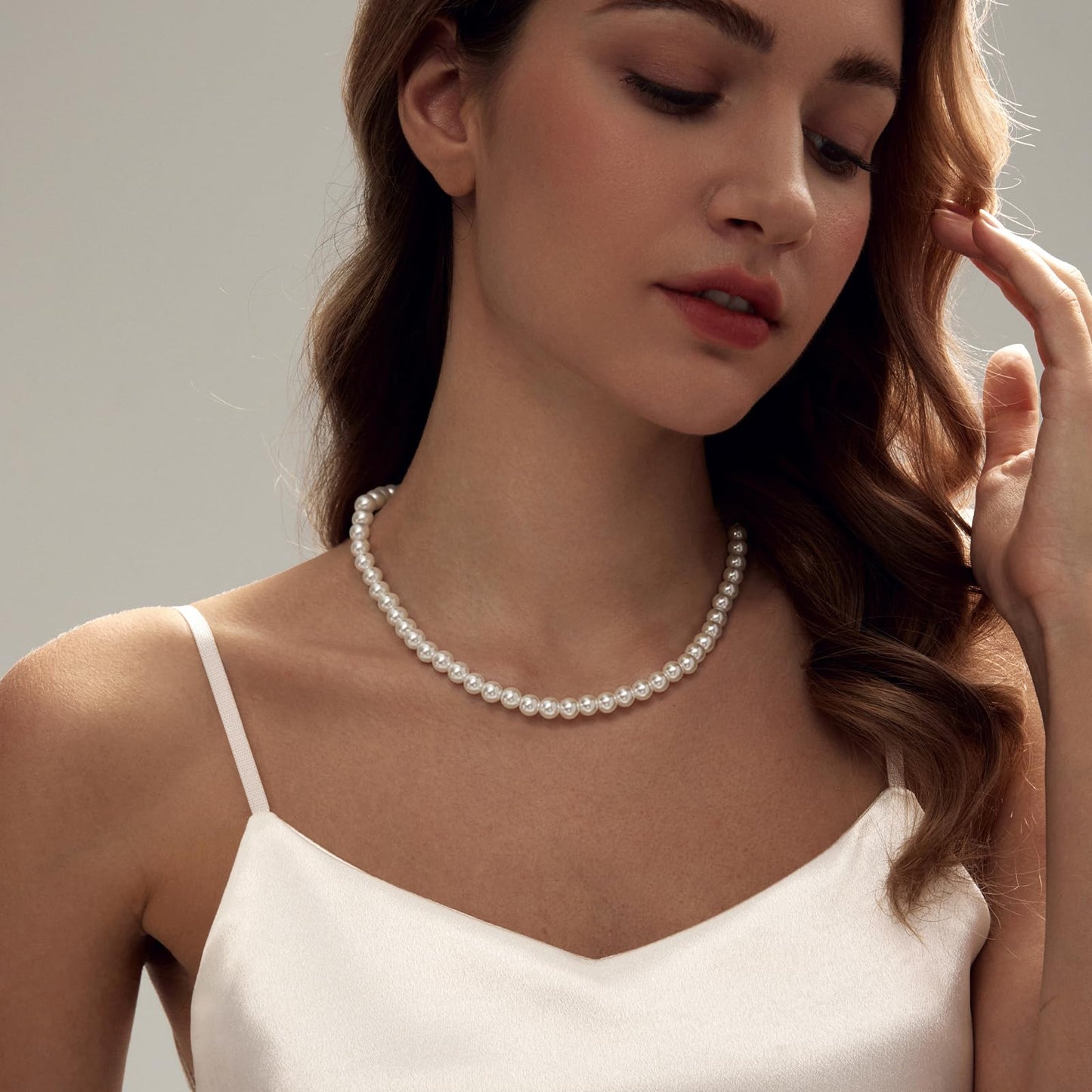 Zeffy Pearl Necklace for Women, 8MM Dainty Round Imitation Pearl Choker Wedding Delicate Jewelry for Women Simple Bridesmaid Jewelry Gifts