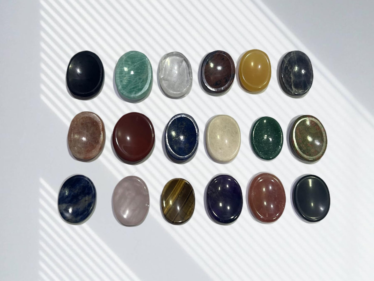 Set of 5 Assorted Thumb Worry Stones Metaphysical Gemstone Crystal Healing Reiki Men Women Gift Feng Shui Positive Energy Love Wellness Palm Stones Wicca Powerful