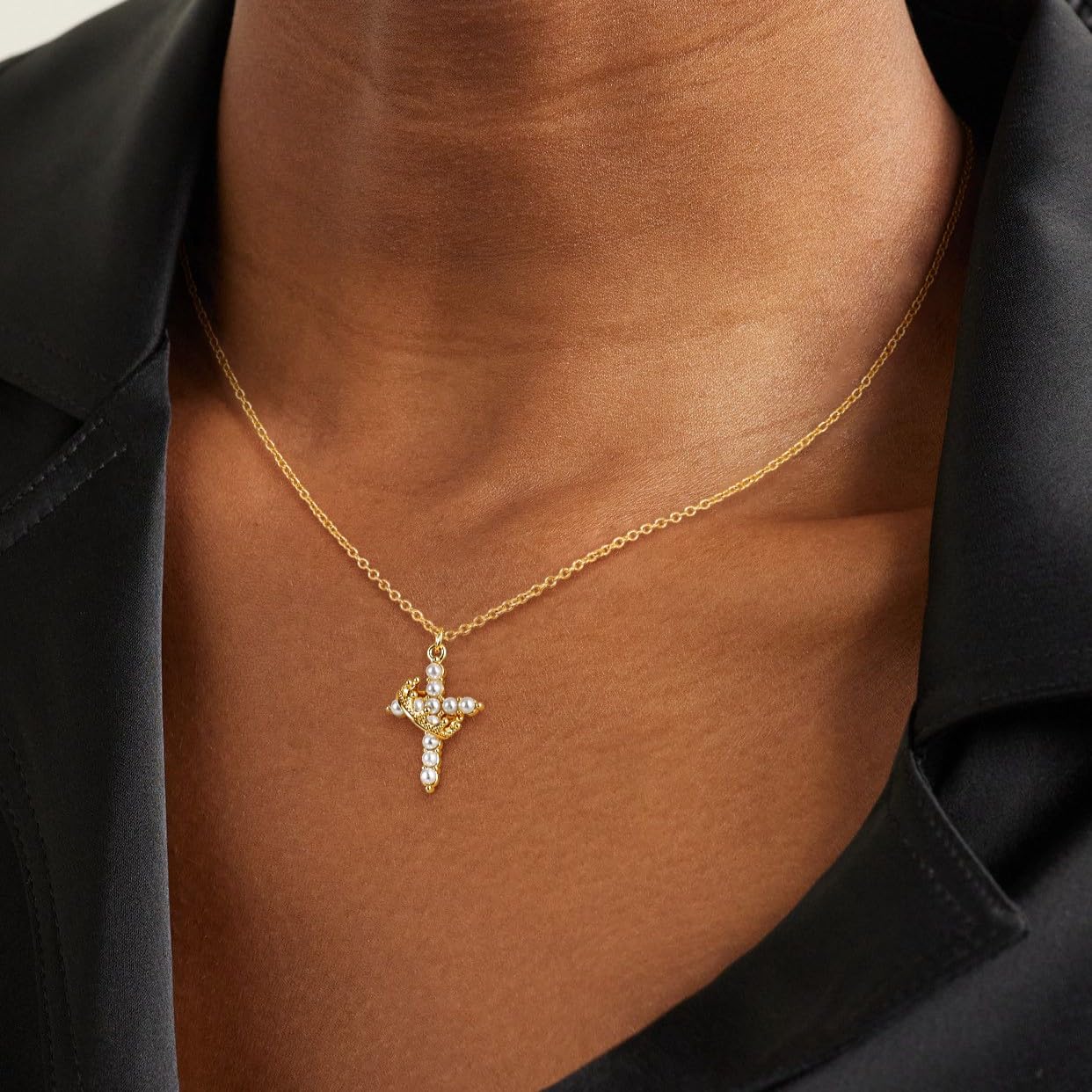 Robaice Cross Necklace for Women 14K Gold Plated Crown Cross Pendant Necklace Simple Gold Necklaces Faith Cross Jewelry First Communion Necklace, Pearl Cross