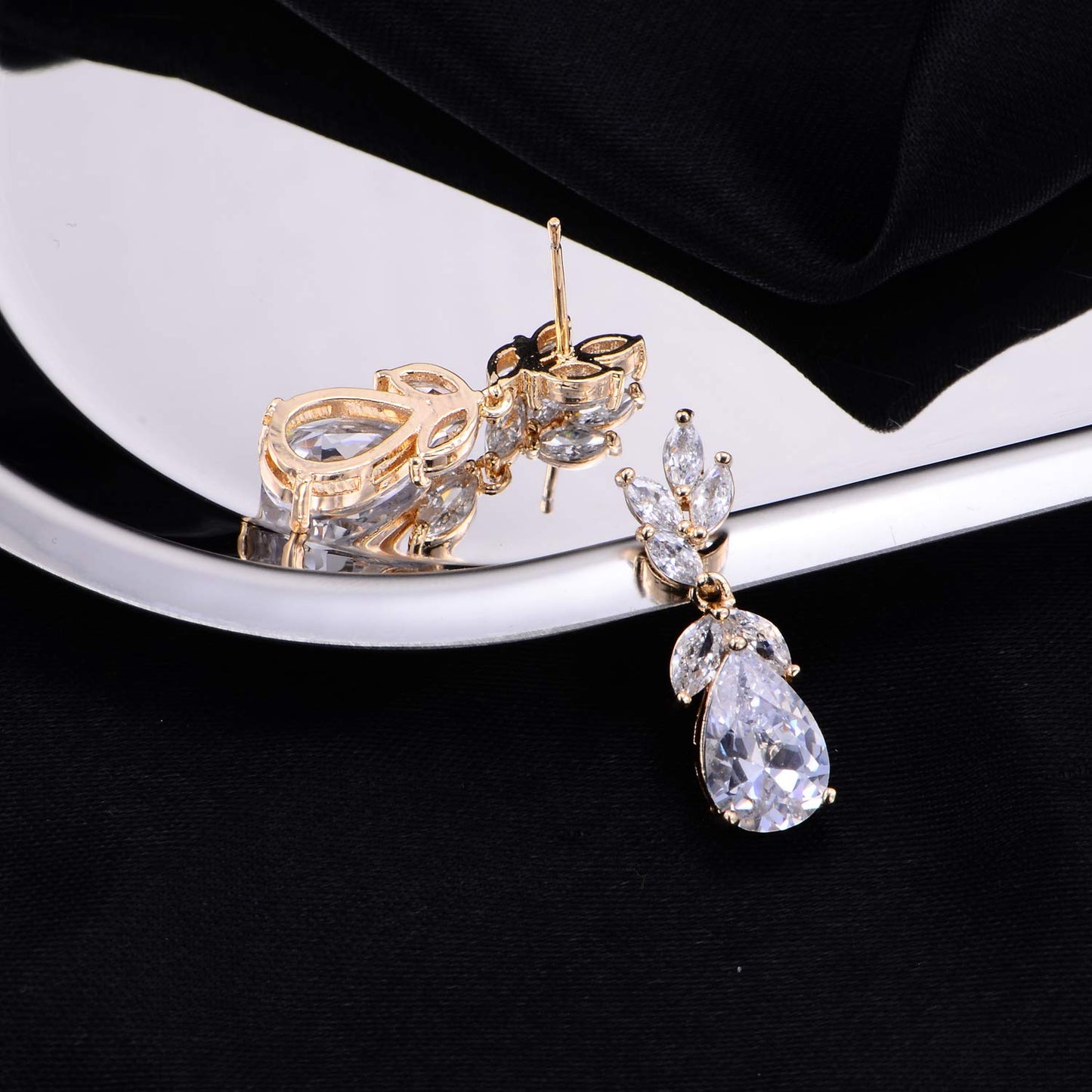 Cubic Zirconia Bridal Earring Gold Women’s Teardrop CZ Cluster Floral Leaf Crystal Rhinestone Dangle Drop Earring for Bride Bridesmaids Mother of Bride Party Prom