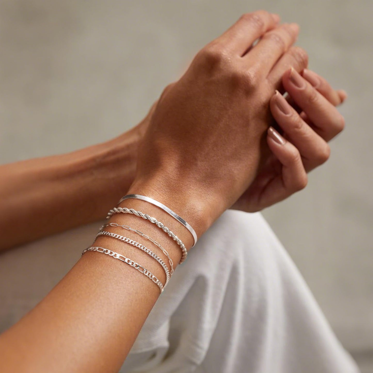 Krfy 5Pcs Silver Bracelets for Women, Gold Plated Bracelet Stack, Non Tarnish Waterproof Bracelets for Women, Fashion Accessories with Paperclip Herringbone Figaro Cuban Twist Chains