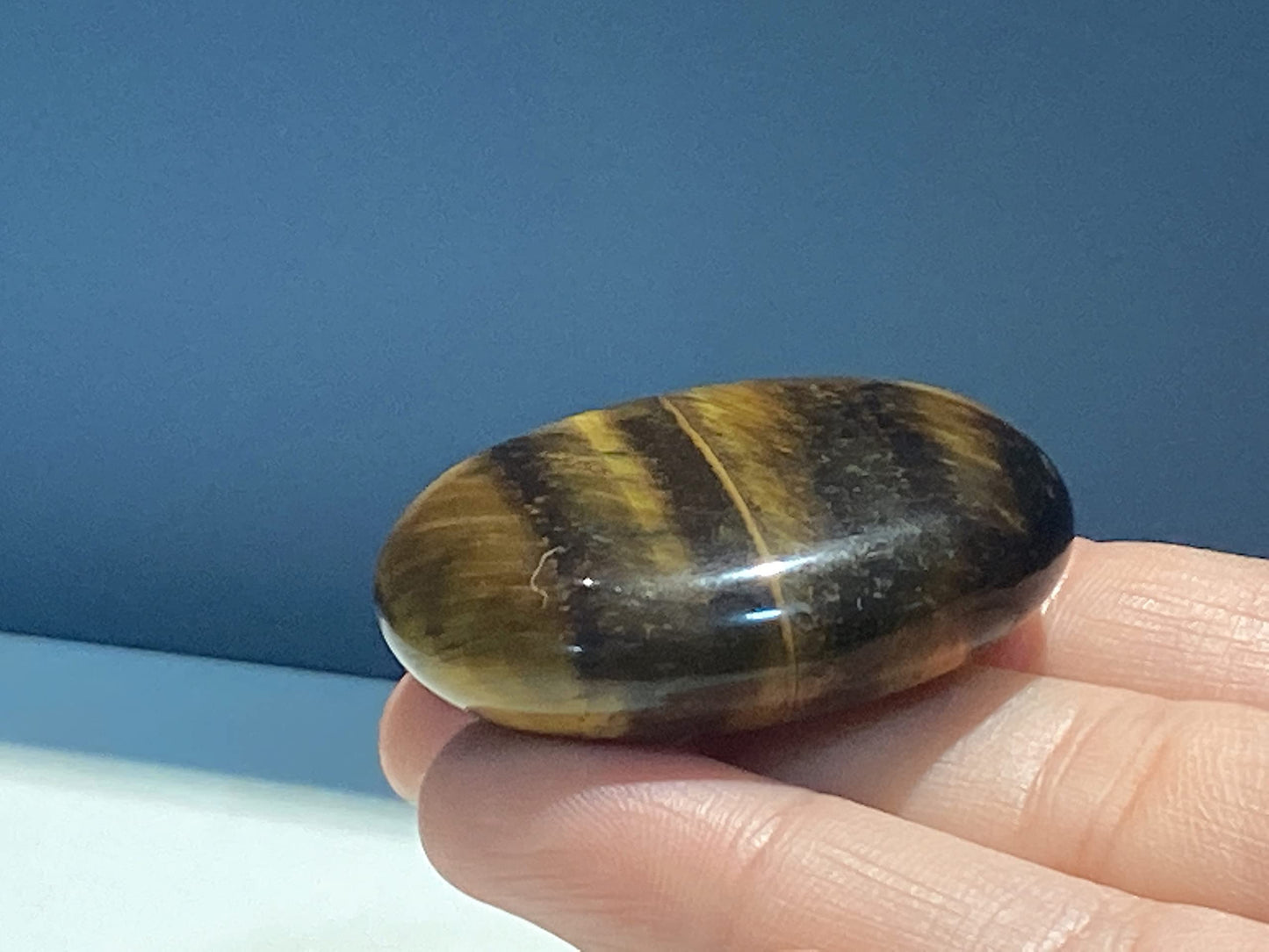 Tiger Eyes Thumb Healing Crystals Stones Sets Hand Carved Stones Gemstone Pocket Natural Stone Meditation Reiki Energy Oval Palm Stone Worry Stone for Anxiety Therapy