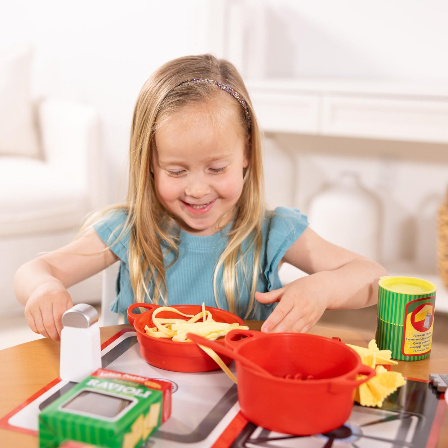 Melissa & Doug Prepare & Serve Pasta Set with Toy Food & Kids Play Kitchen Accessories, Montessori-Inspired Preschool Learning Toys for Girls & Boys 3+