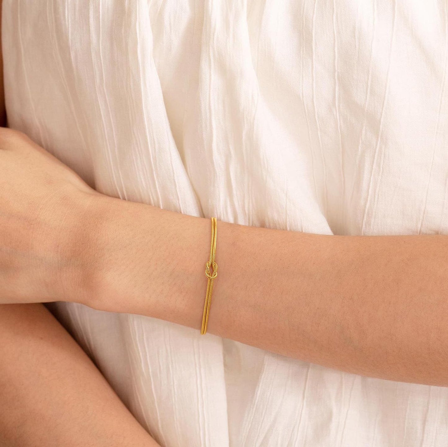 GRCLD Matching Bracelets for Couples Love Knot Bracelet Pinky Promise Soulmate Relationship Friendship Bracelets Forever Infinity Jewelry Gifts for Women Teen Her Him (LOVE-G)