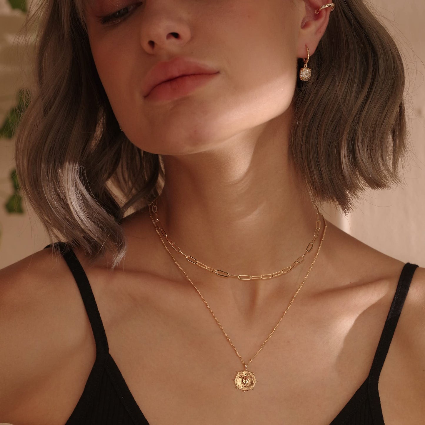 MEVECCO Gold Layered Choker Necklace for Women, 18K Gold Plated Cute Dainty Round Coin Turtle Pendant Satellite Chain Minimalist Choker Necklace for Jewelry