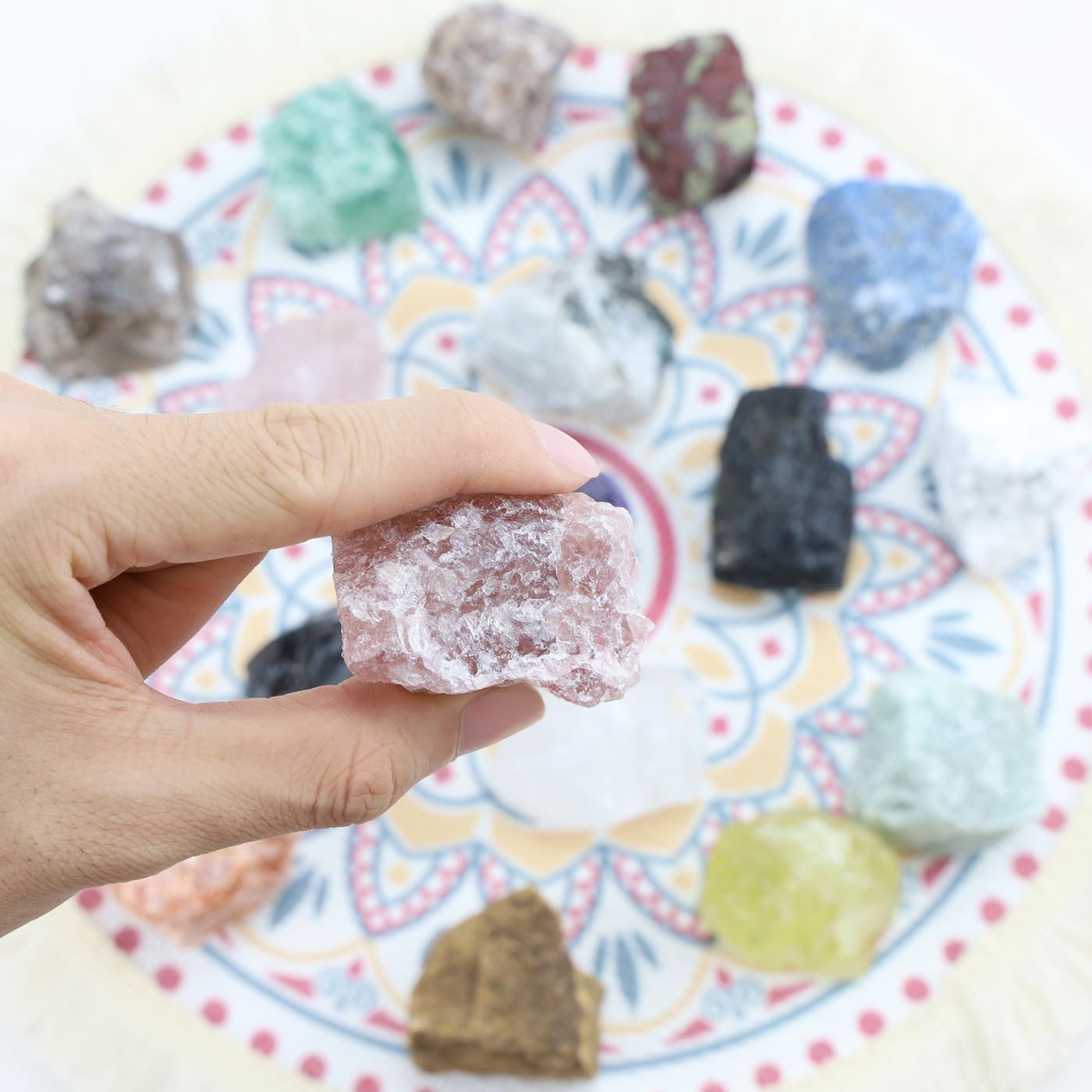 NUKAYAI 2Pcs Strawberry Quartz 1.8-2.2" Large Raw Crystals Rocks Rough Stones Healing Crystal for Polishing Decoration DIY Wrapping Cabbing Wicca Reiki Wire Tumbling Natual Strawberry Crystal Gifts