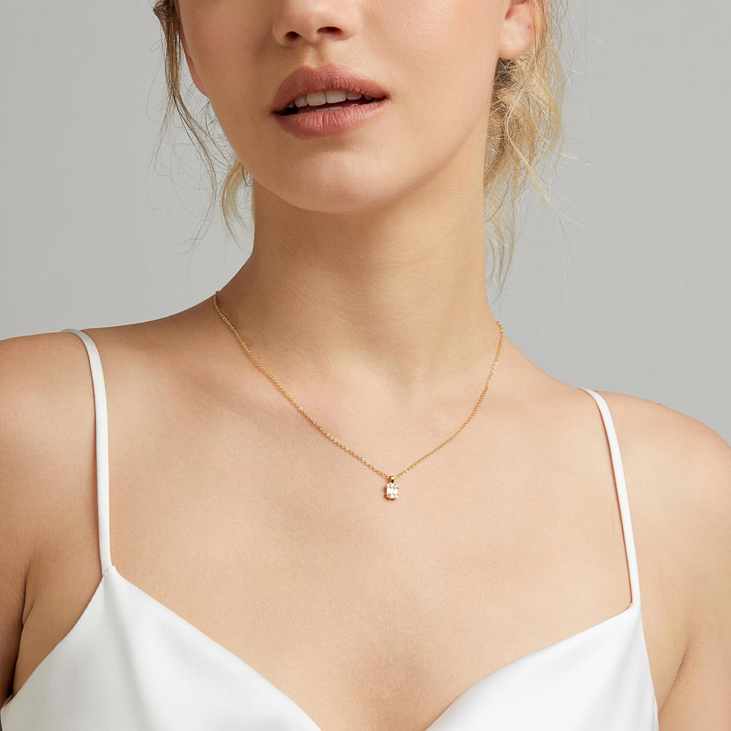 Zeffy Gold Necklace Diamond Pendant Necklaces Dainty Simple Cute Gold Cubic Zirconia Necklaces for Women Trendy Gold Jewelry Gift