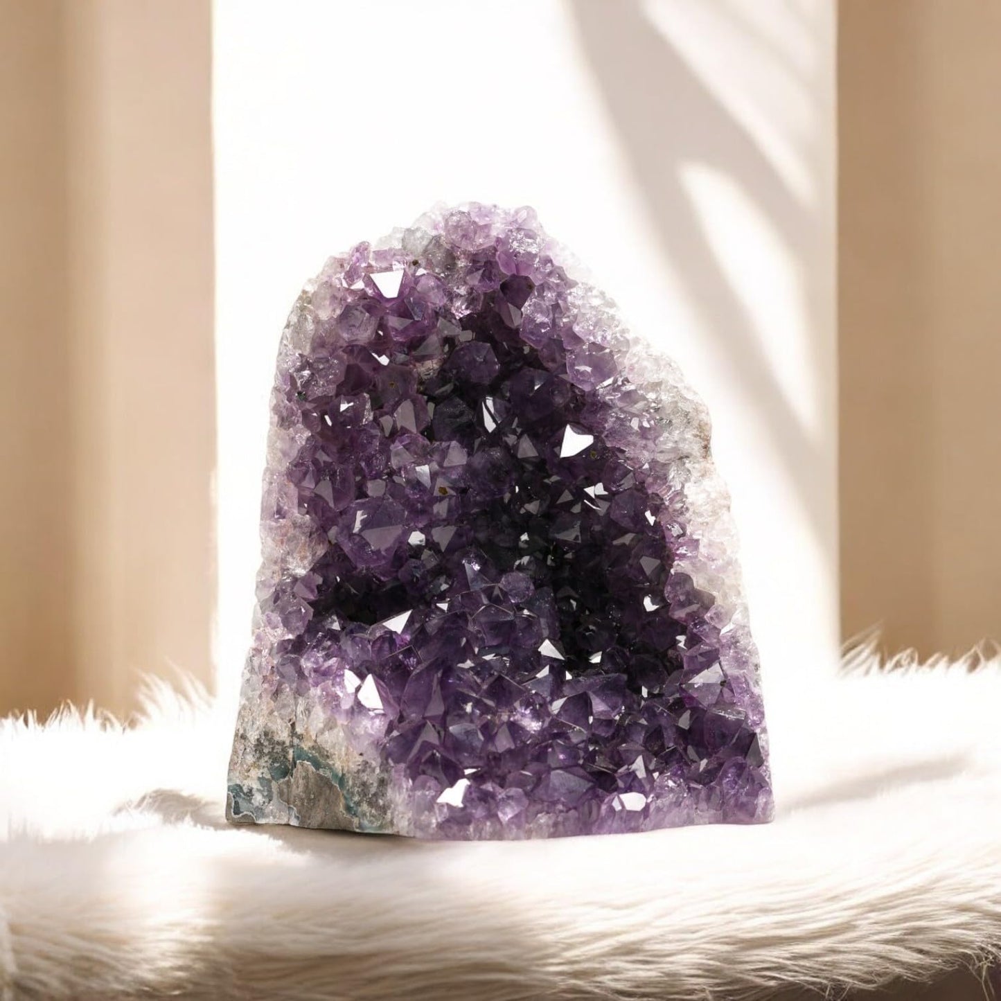 SAMSARI 1.5 to 2 Lb Amethyst Crystal Geode From Uruguay – 4" to 6" Height, Natural Large Amethyst Cluster Rock – Crystals and Healing Stones by Samsari