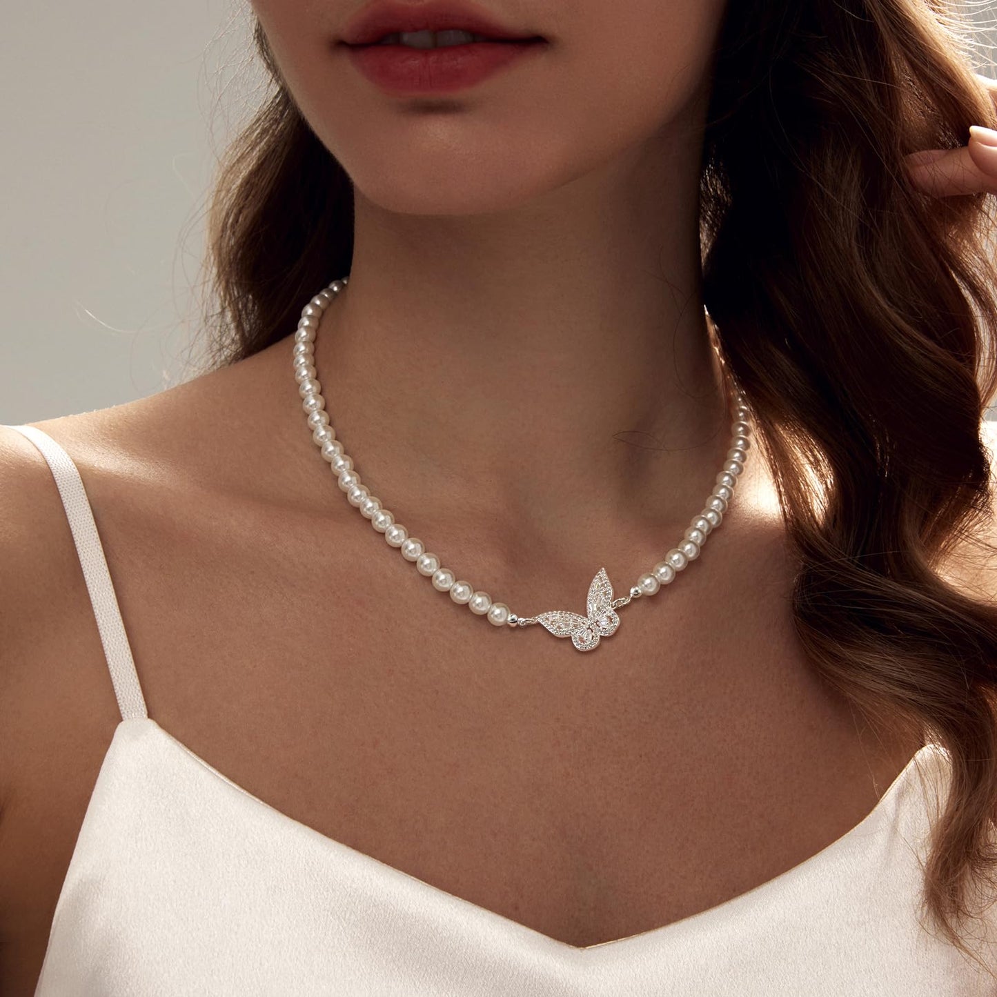Zeffy Bohemian Crystal Butterfly Pearl Necklace Sparkly Pearl Strand Necklace Rhinestone Butterfly Pearl Chain Jewelry for Women