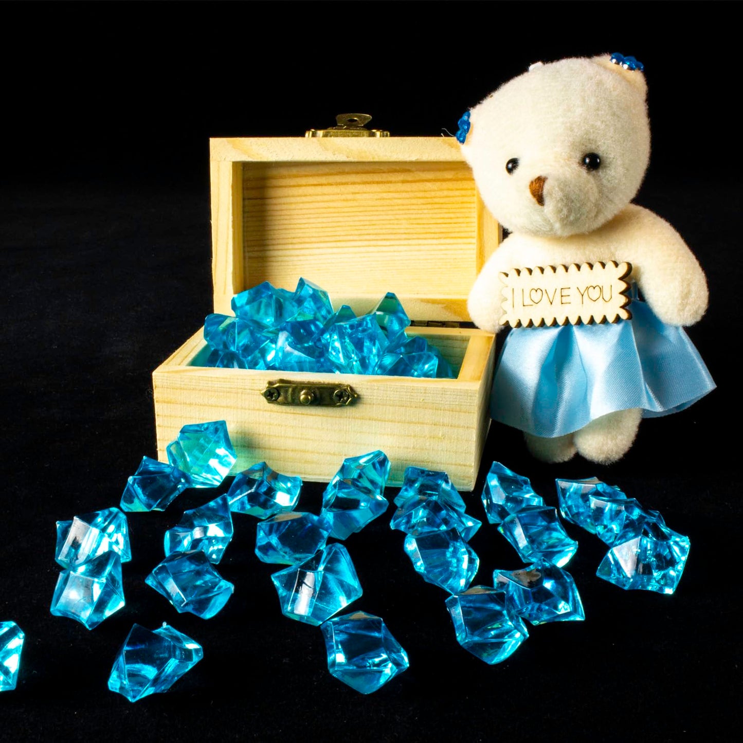 FLJHAYDMJ 250 PCS Blue Fake Ice,0.62x0.86 Inch,1.1 lbs Acrylic Crystal Gemstones for Decoration, Photography, Vase Filling, and Parties,Non-Toxic and Reusable
