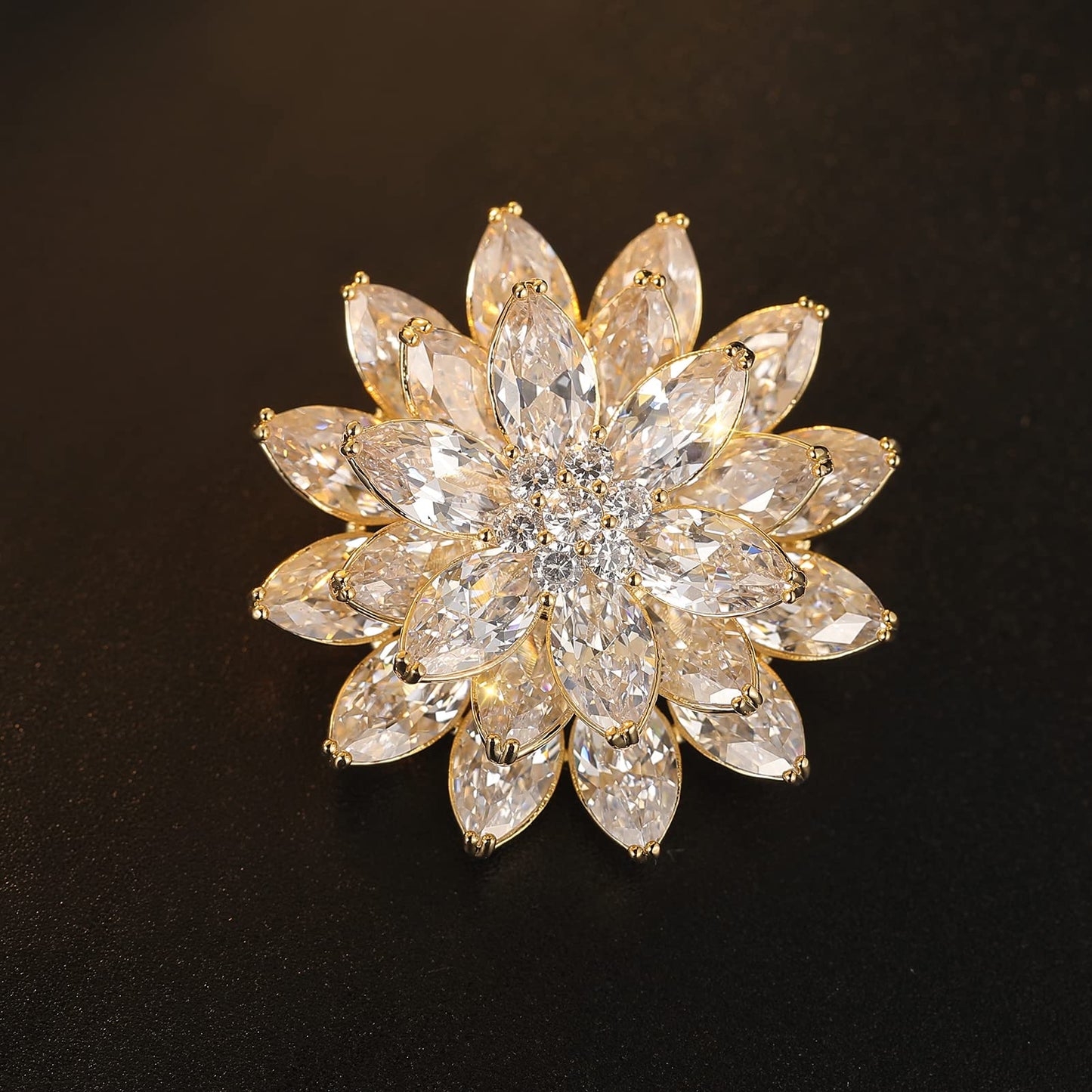 AILONMEI Gold Broach Christmas Pins And Brooches For Women Fashion Large Elegant Flower Designer Brooch Pin (Shiny Snowflake)