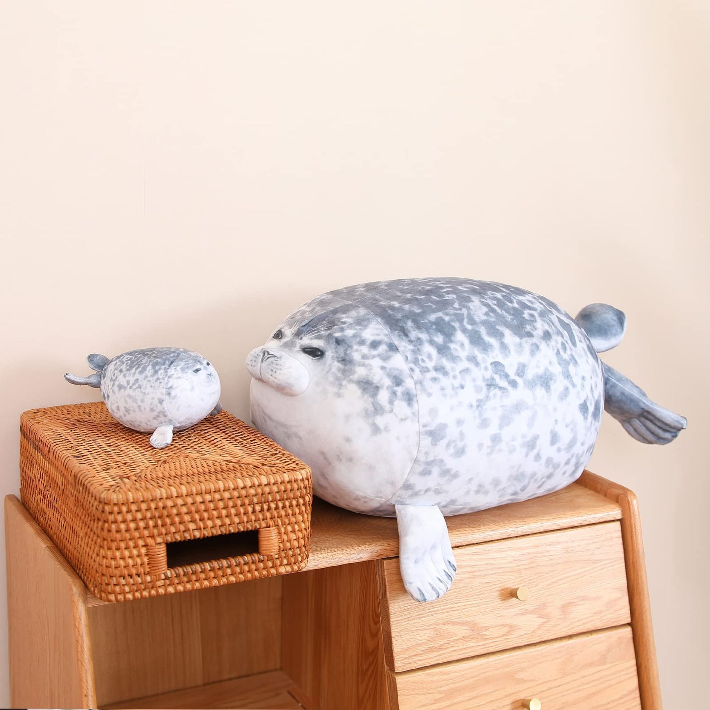SQEQE Chubby Seal Pillow Plush with 4 Baby Seal Plushies in Her Tummy, Stuffed Cotton Plush Animal Toy for Kids and Adult Gift