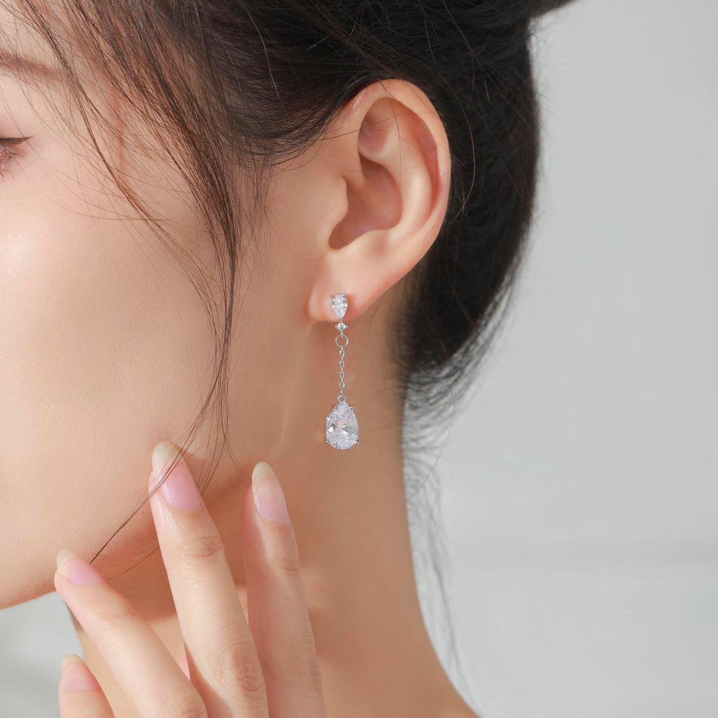 SBLING Cubic Zirconia Teardrop Earrings Wedding Earrings for Brides Bridesmaids, Bridal Dangle Earrings, Teardrop Crystal Drop earrings for Women Jewelry Gifts