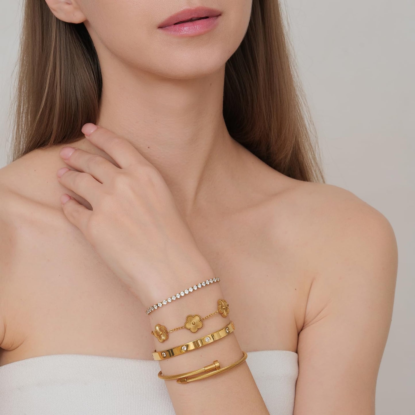 MVCOLEDY 18 K Gold Plated Love Bracelet Stack for Women 4-Piece Bracelet with Synthetic Shell Floral Clover Chain, Tennis Chain and Crystal Gold Bangle, Love Bracelet Design Gift Jewelry for Valentines Mother's Day (Gold)